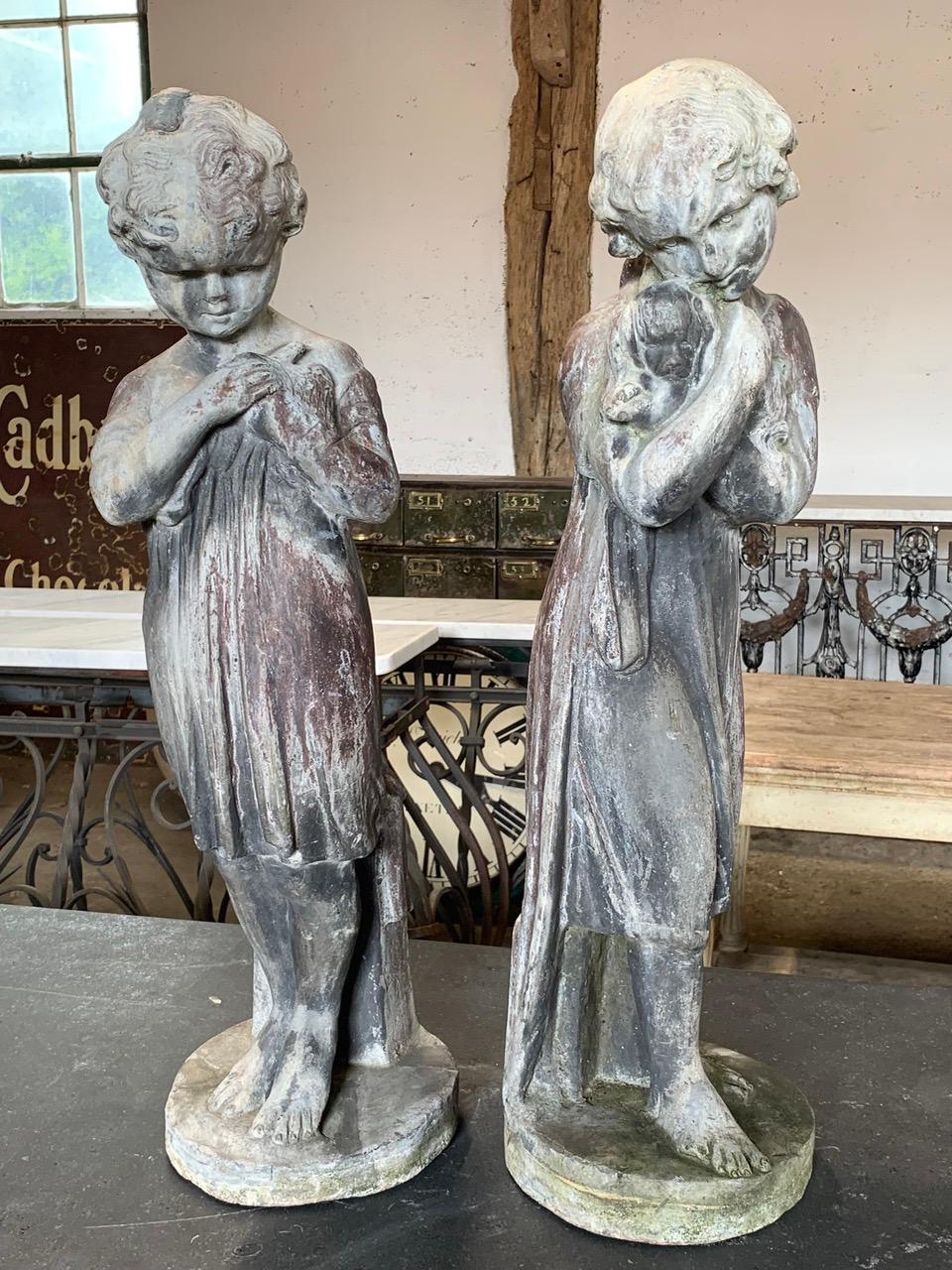 XIXe siècle Paire de statues de jardin en plomb du 19e siècle en vente