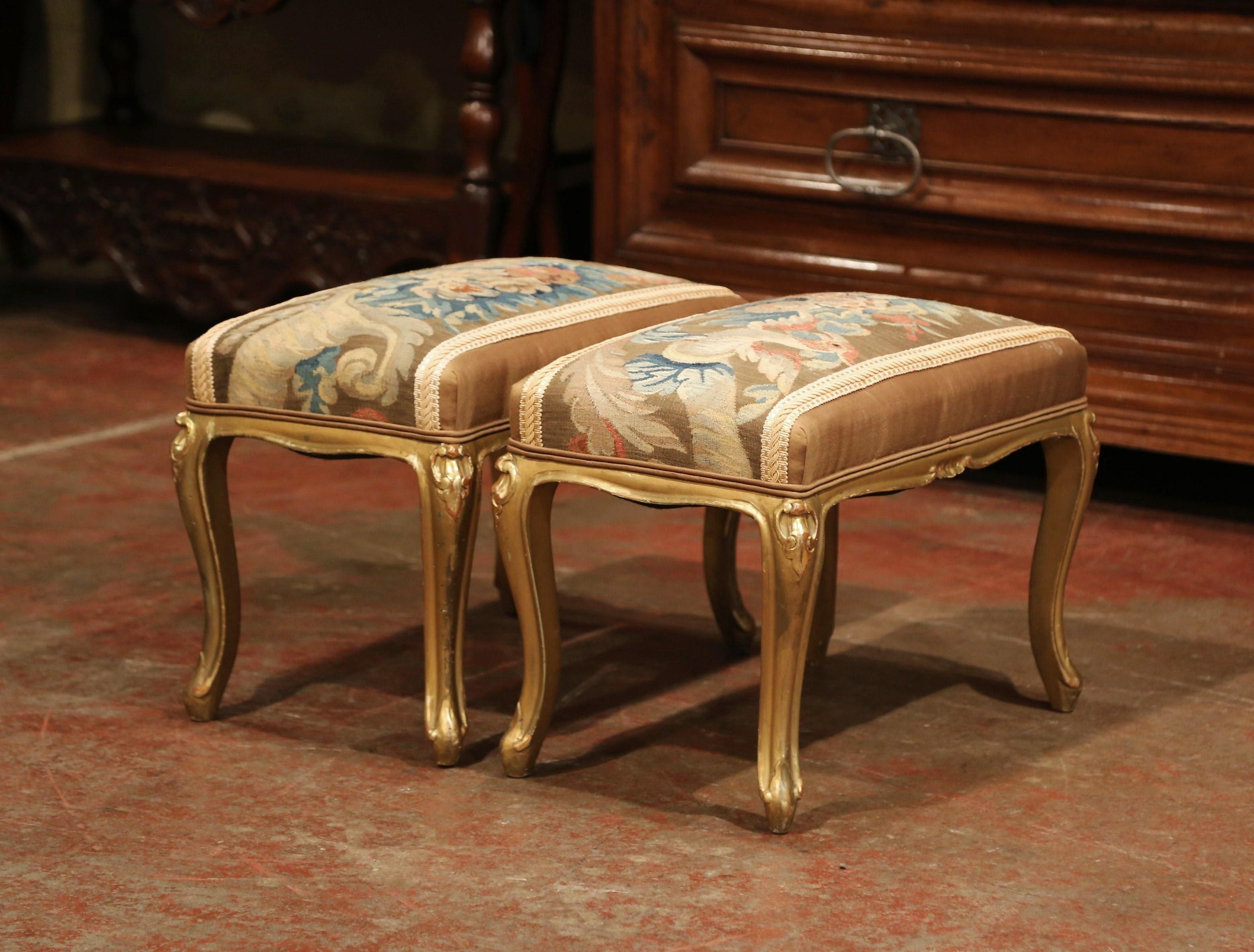 Pair of 19th Century Louis XV Carved Giltwood Stools with Aubusson Tapestry (Französisch)