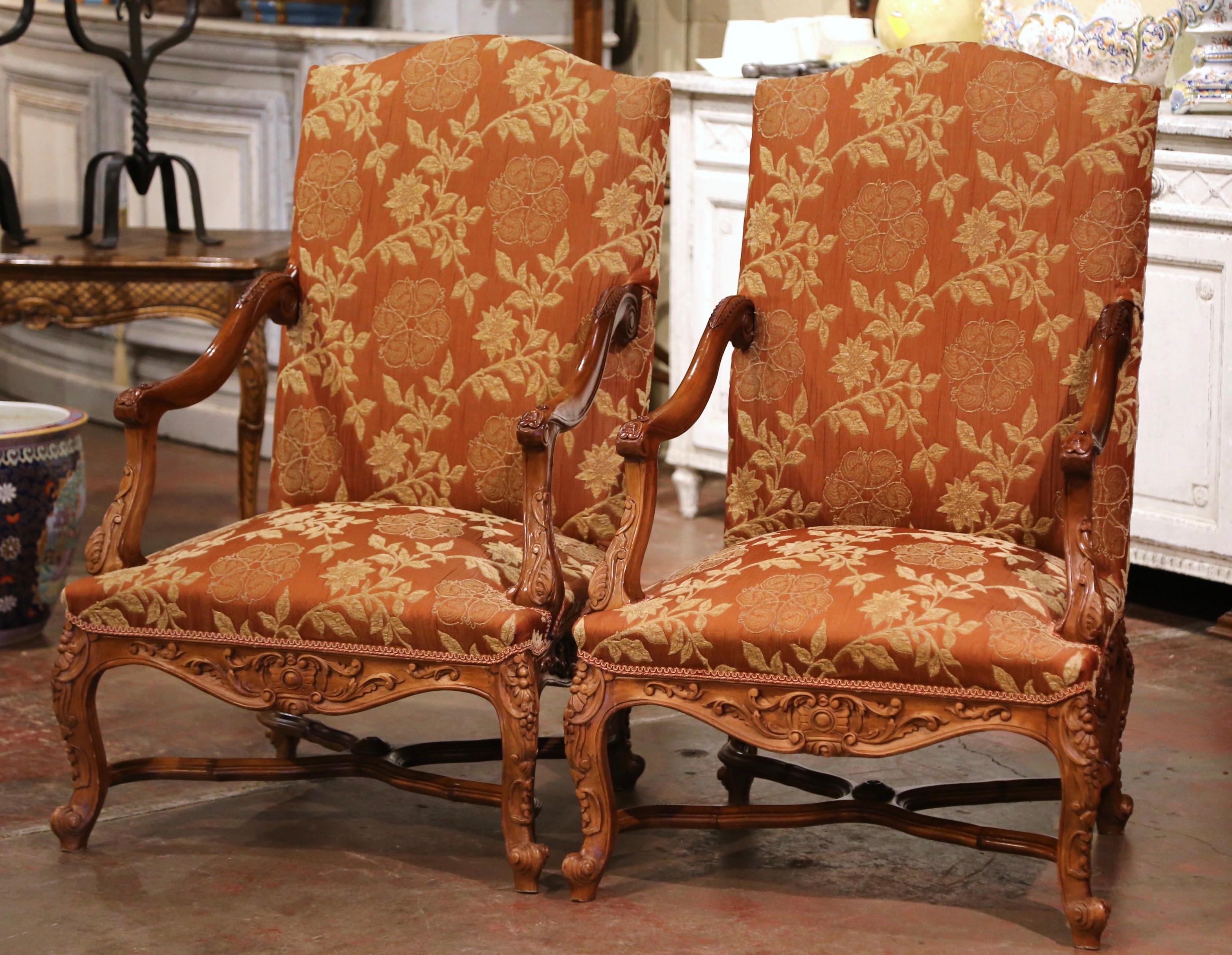 French Pair of 19th Century Louis XV Carved Walnut Armchairs from Provence For Sale