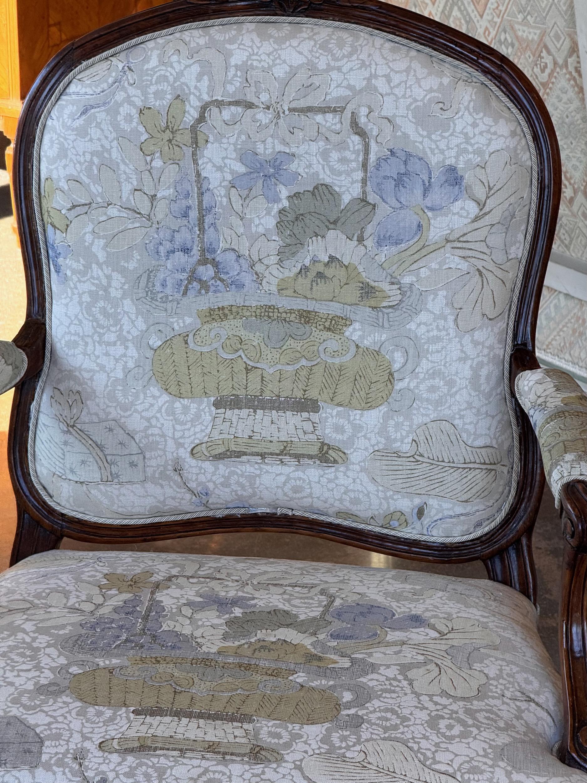 Tappezzeria Coppia di fauteuil Luigi XV del XIX secolo in vendita