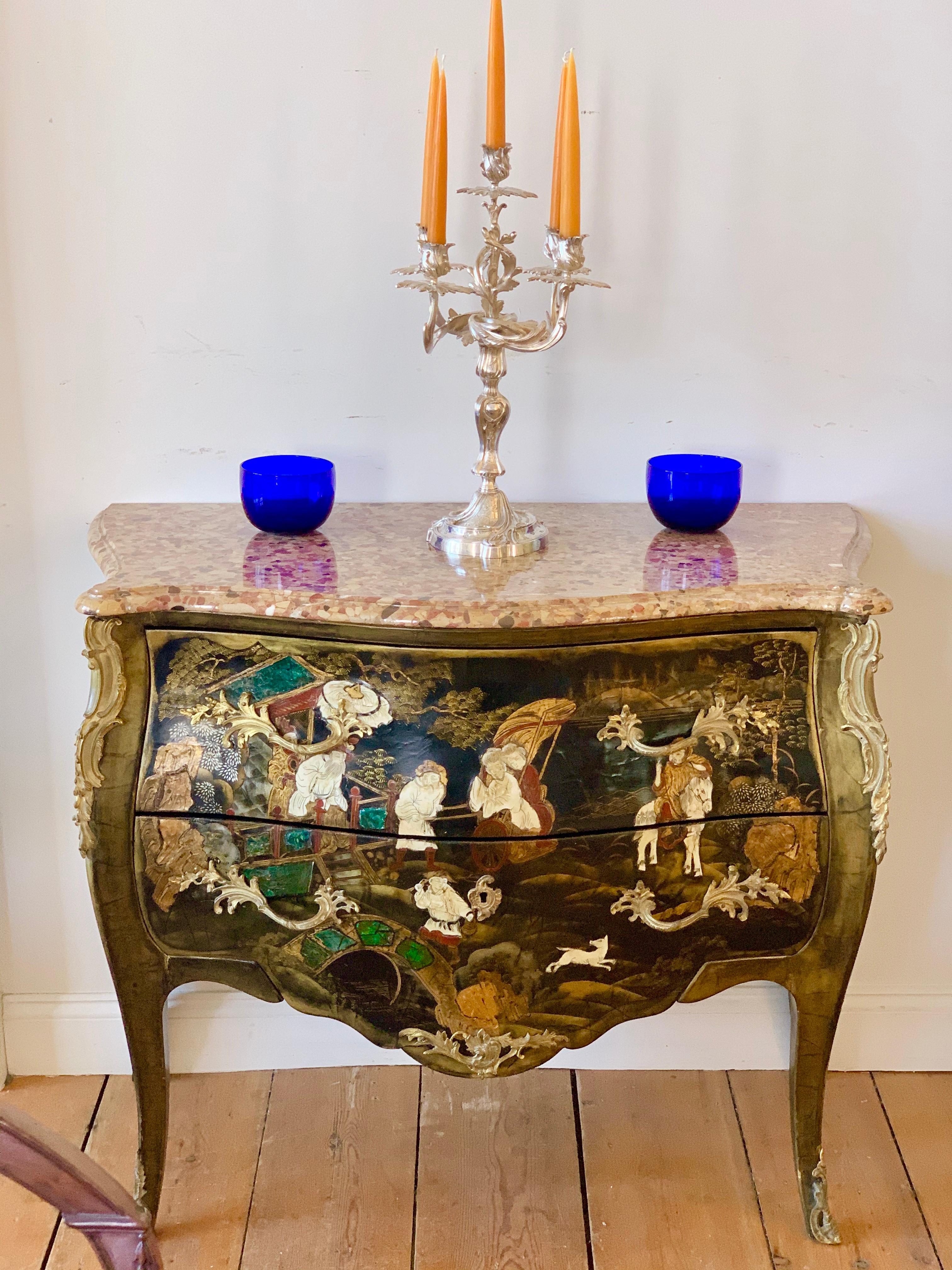 Lacquered Pair of 19th Century Louis XV Japanned Commodes