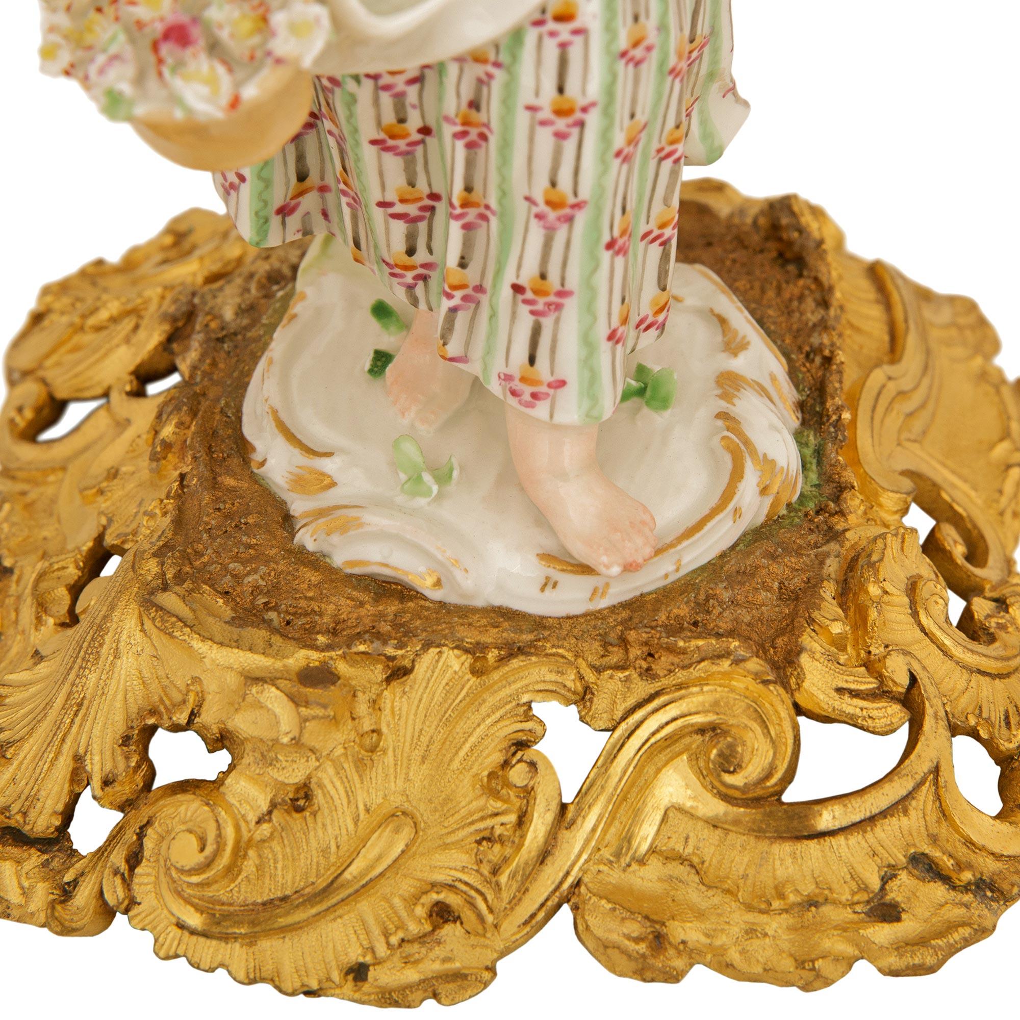 coppia di candelabri in porcellana di Meissen Porcelain e Ormolu del XIX secolo in vendita 5
