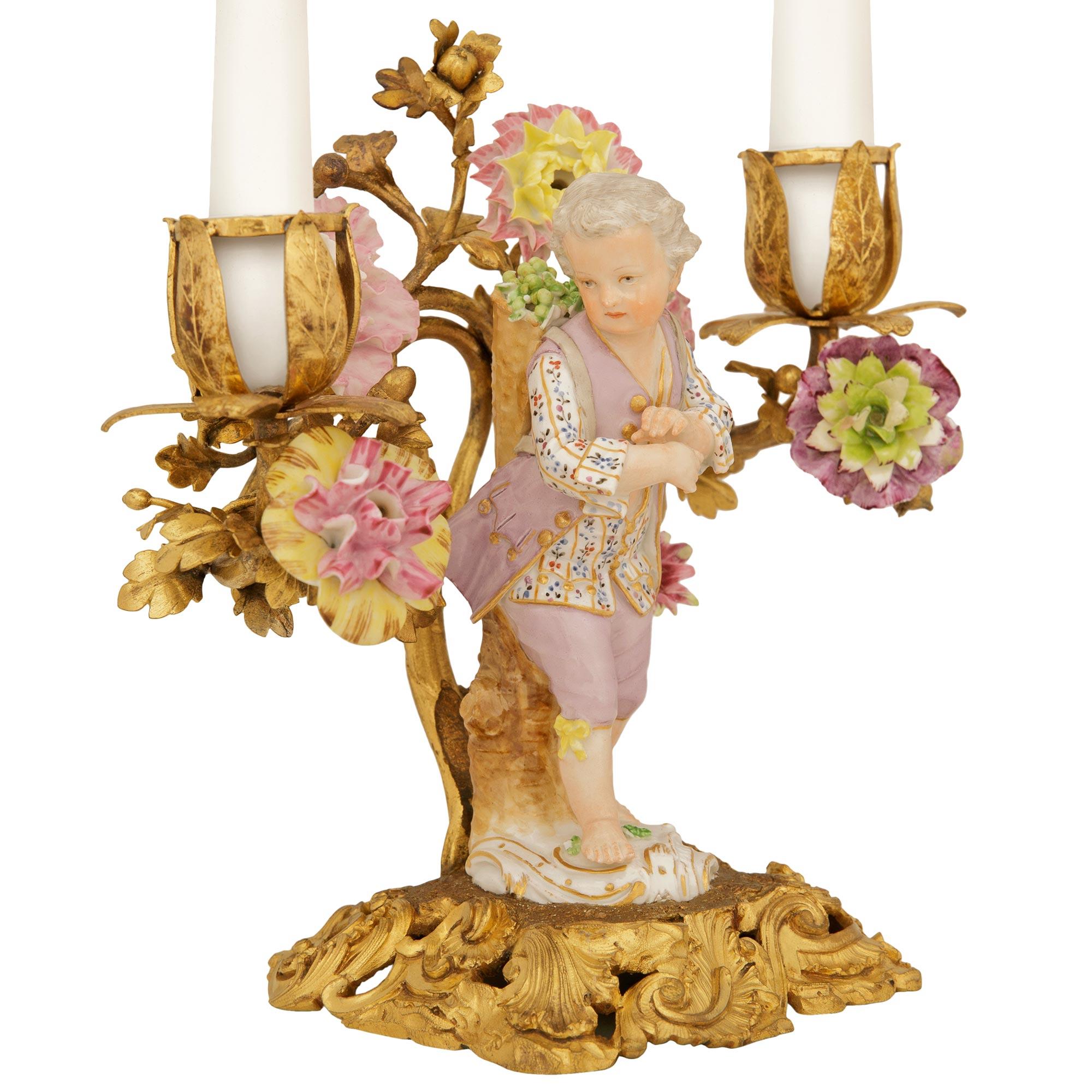 Luigi XV coppia di candelabri in porcellana di Meissen Porcelain e Ormolu del XIX secolo in vendita