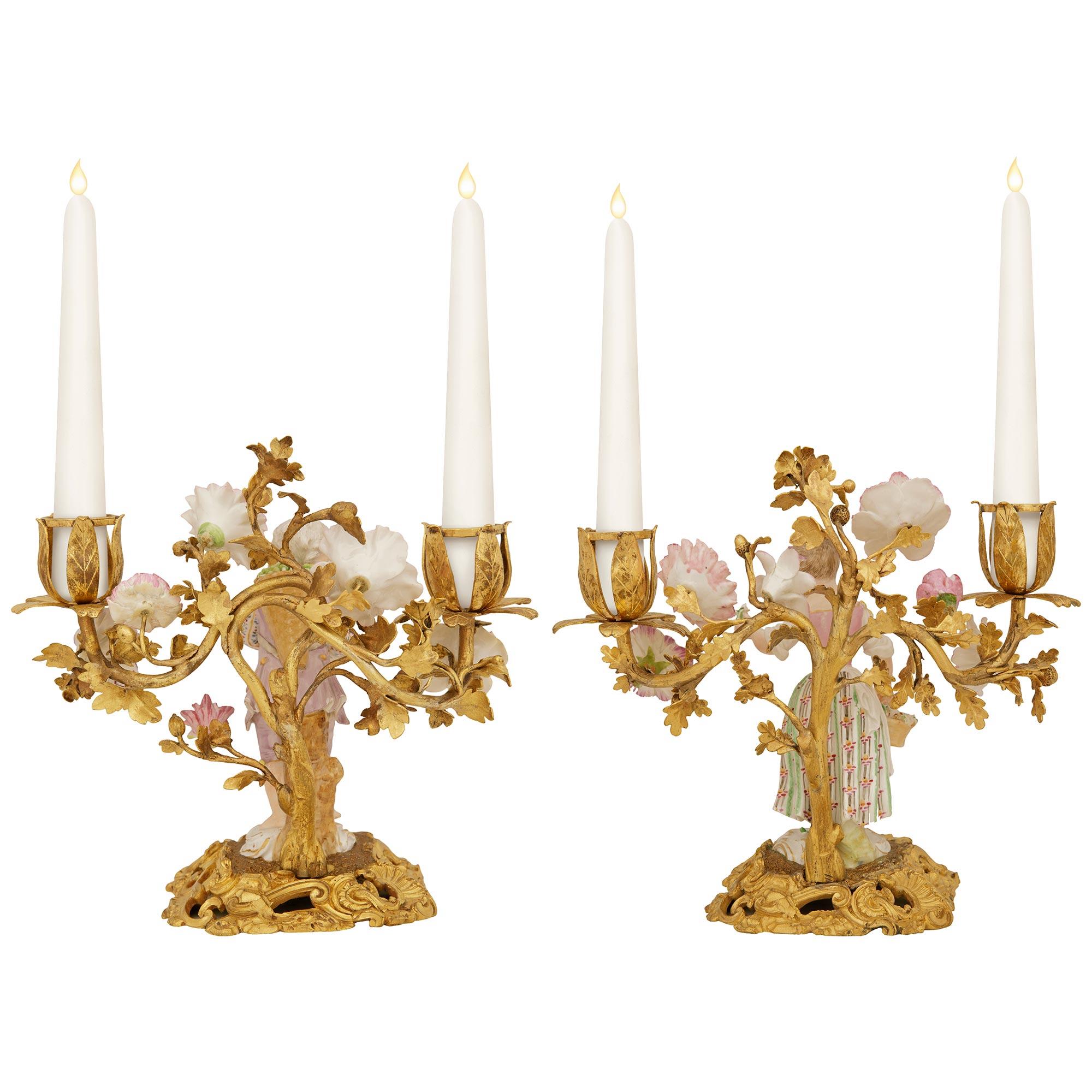 Sconosciuto coppia di candelabri in porcellana di Meissen Porcelain e Ormolu del XIX secolo in vendita