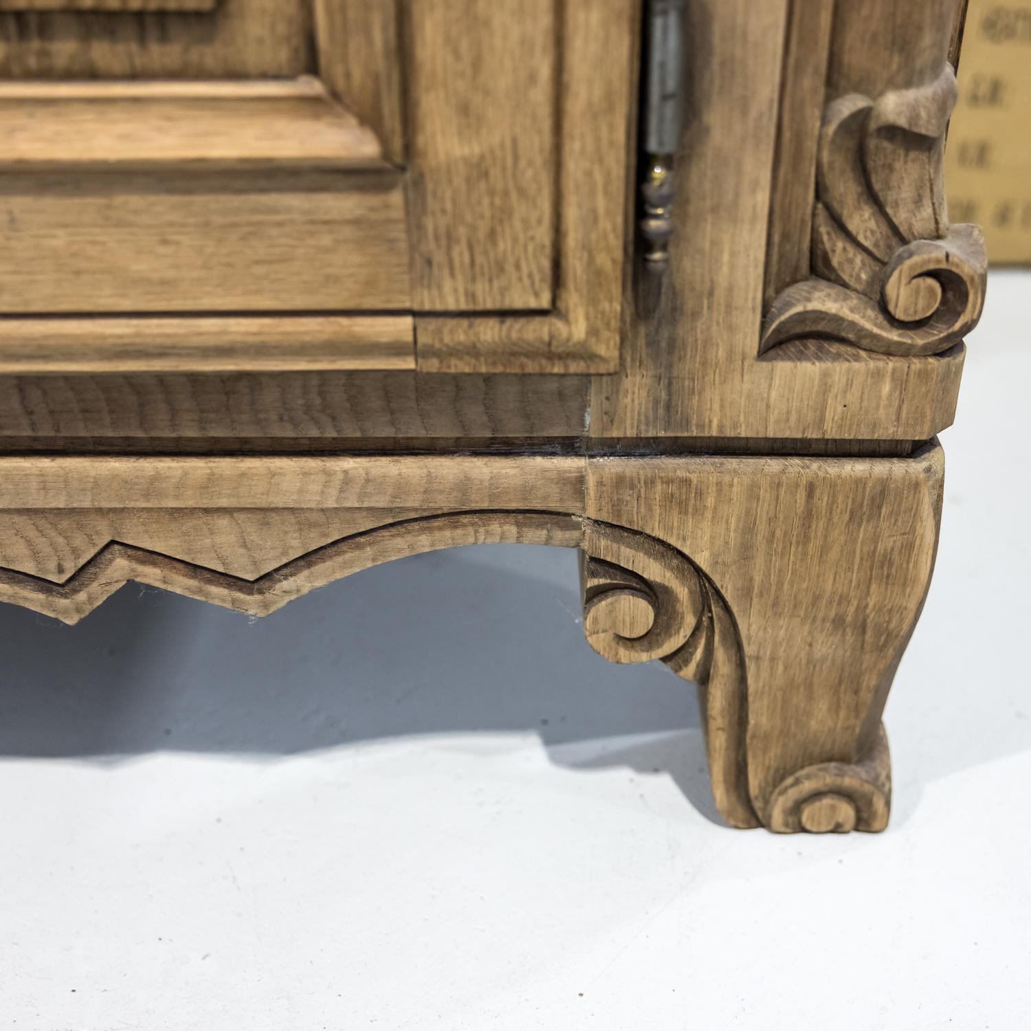 Pair of 19th Century Louis XV Style Bleached Oak Chateau Corner Cabinets For Sale 13
