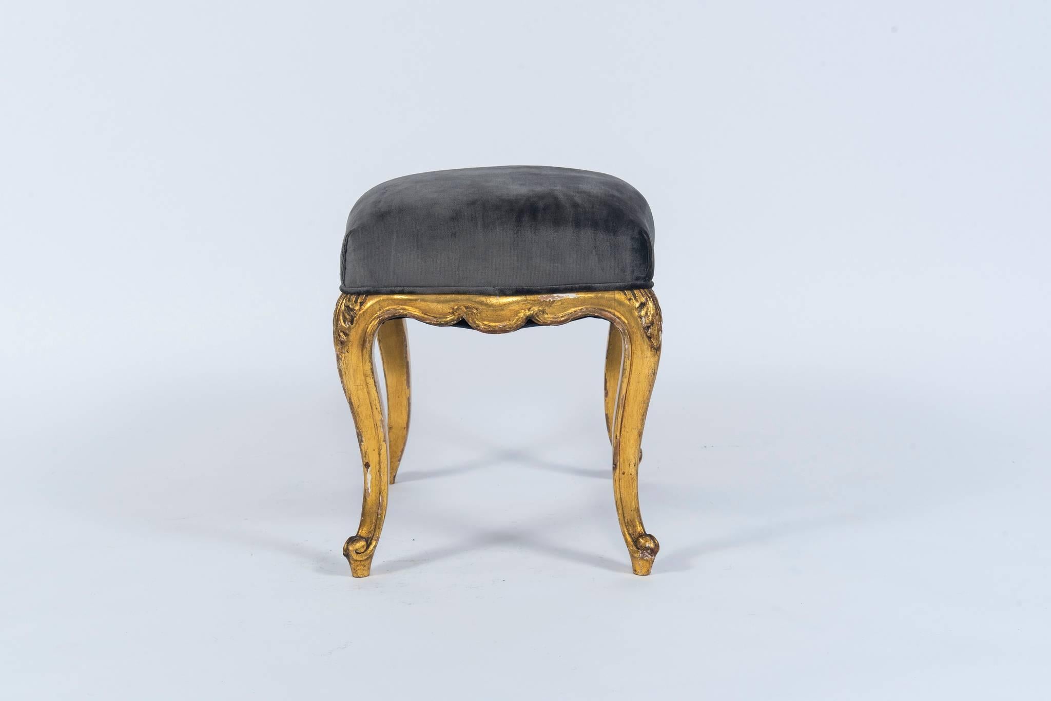Pair of 19th Century Louis XV Style Giltwood Stools In Excellent Condition In Houston, TX