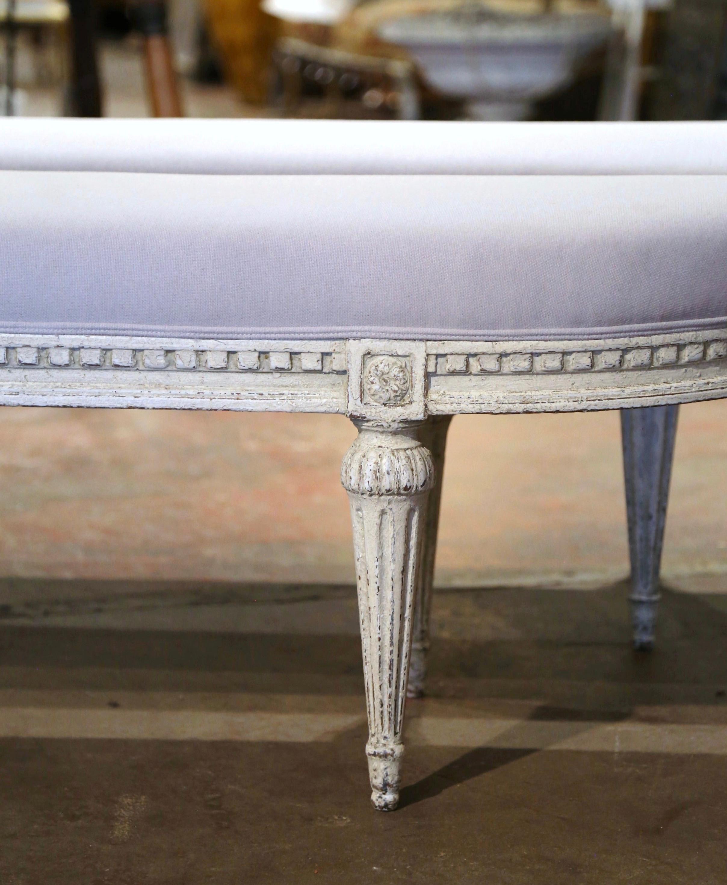 Pair of 19th Century Louis XVI Carved Painted Benches with Rounded Corners In Excellent Condition In Dallas, TX