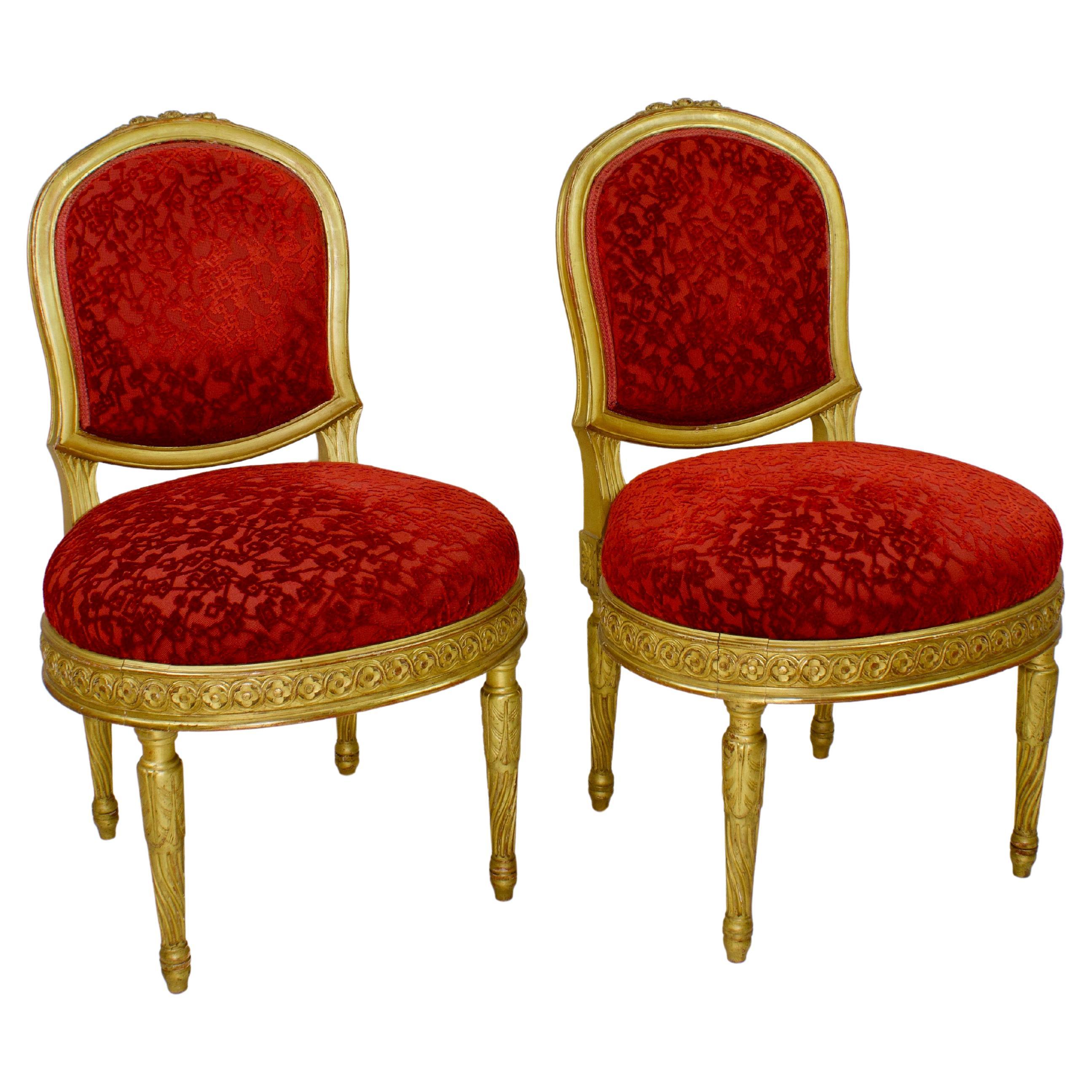 Paire de chaises d'appoint Louis XVI en bois doré du 19ème siècle en vente