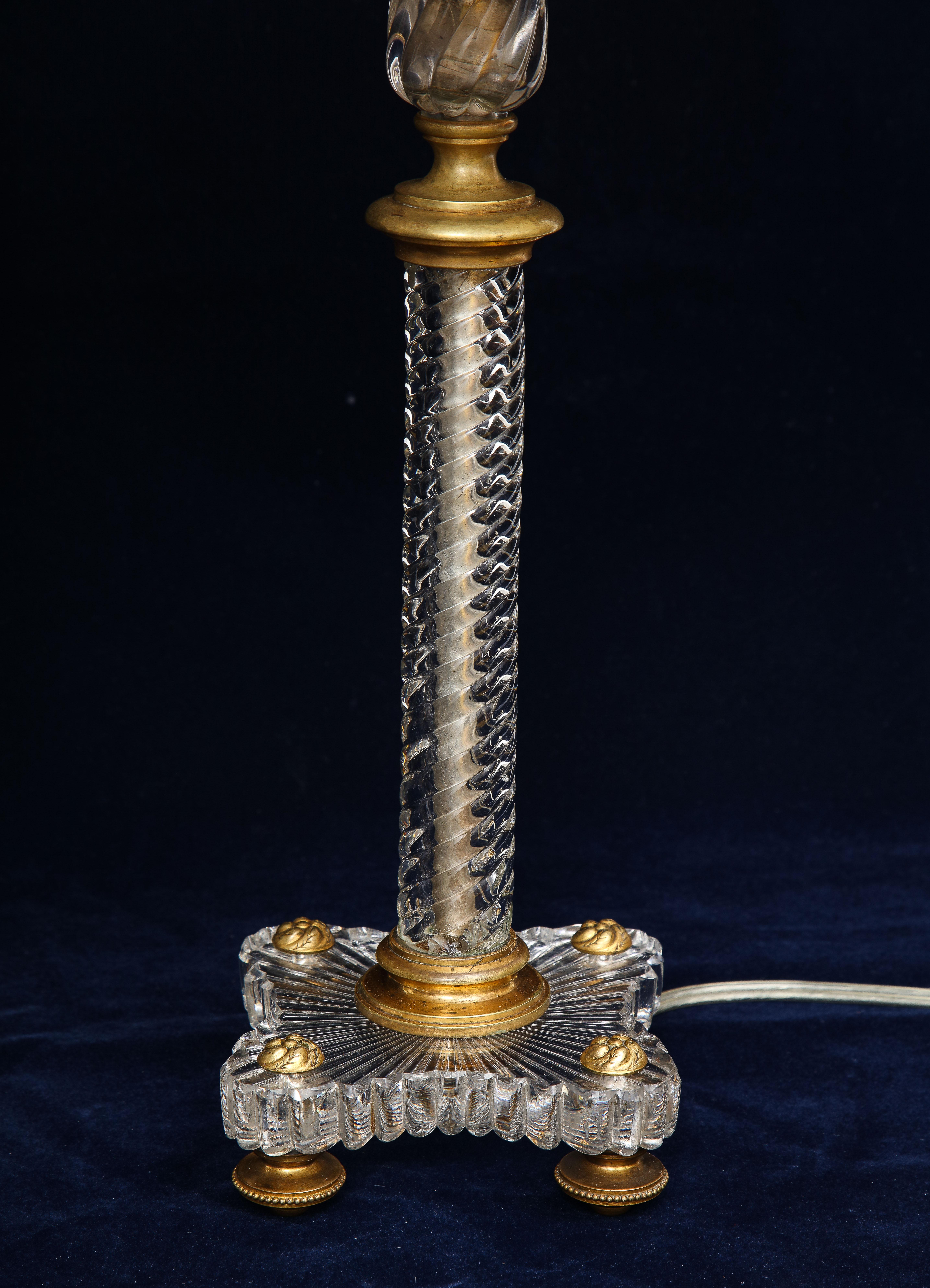 Französische Dore-Bronze-Lampe Baccarat im Louis-XVI.-Stil des 19. Jahrhunderts im Angebot 1