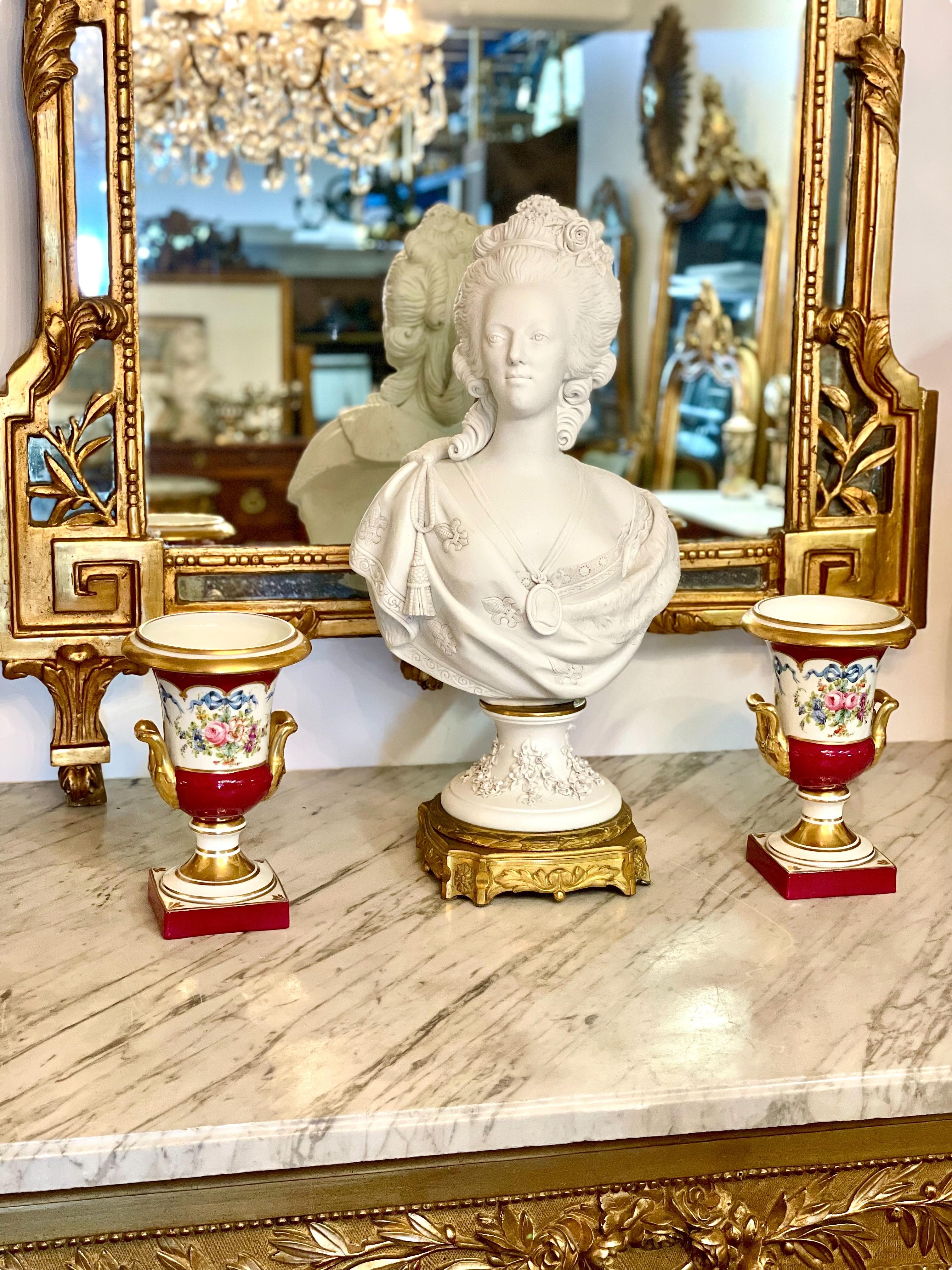 Pareja de jarrones Luis XVI, Siglo XIX en venta 13