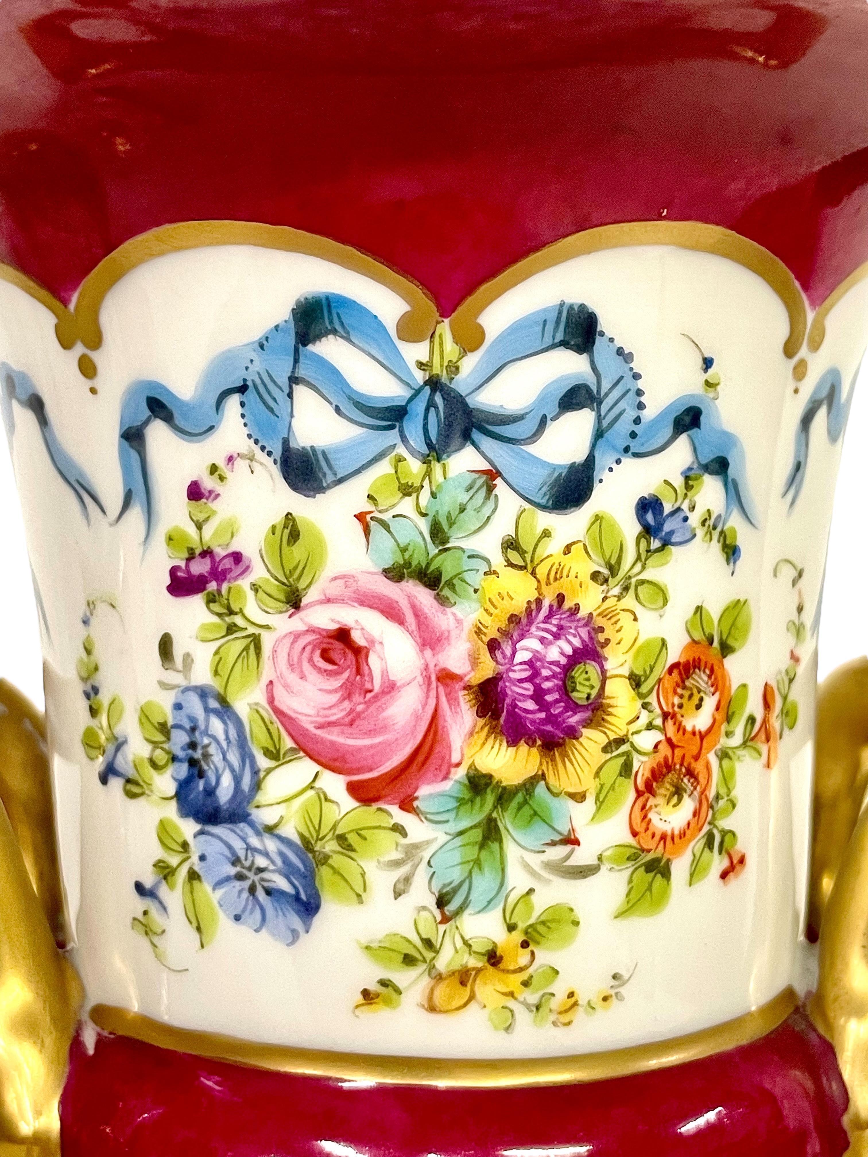 Pareja de jarrones Luis XVI, Siglo XIX Porcelana en venta