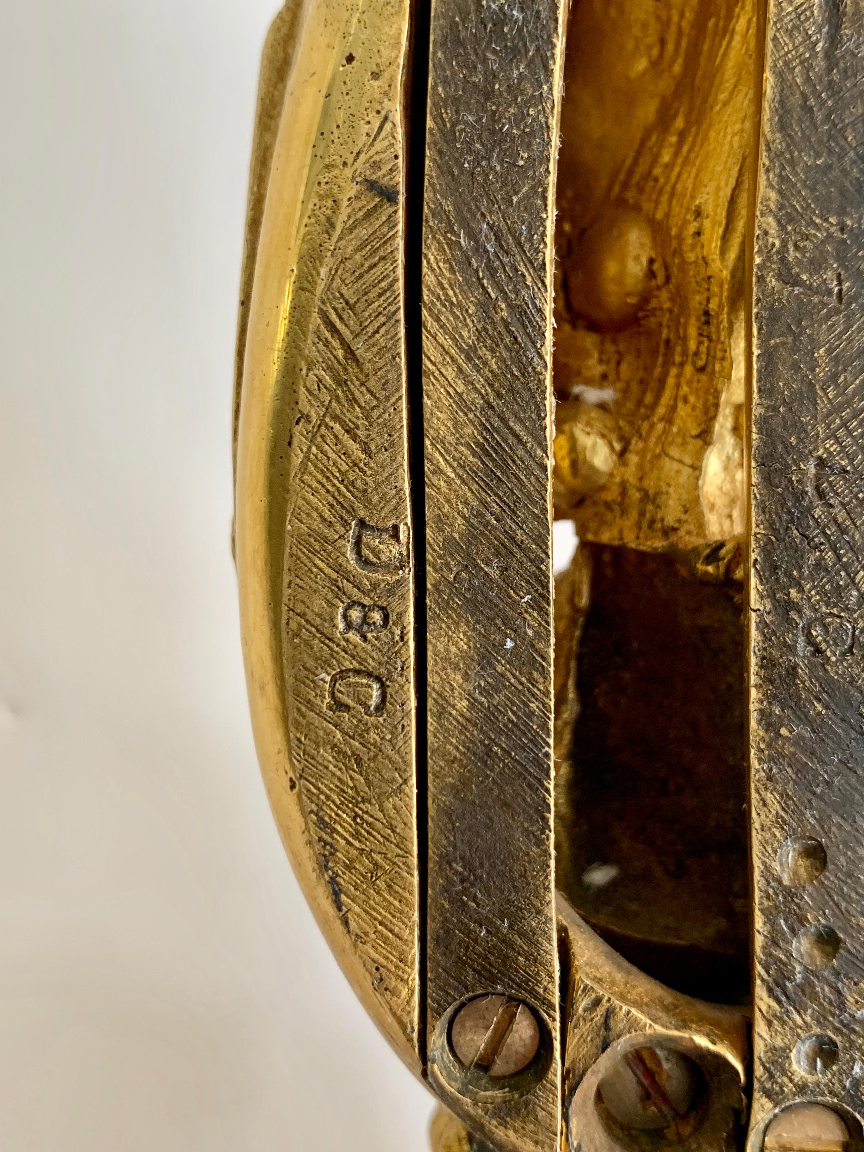 Coppia di sconsigliere da parete a due bracci in stile Luigi XVI del XIX secolo, ornate di ormolatura in vendita 4