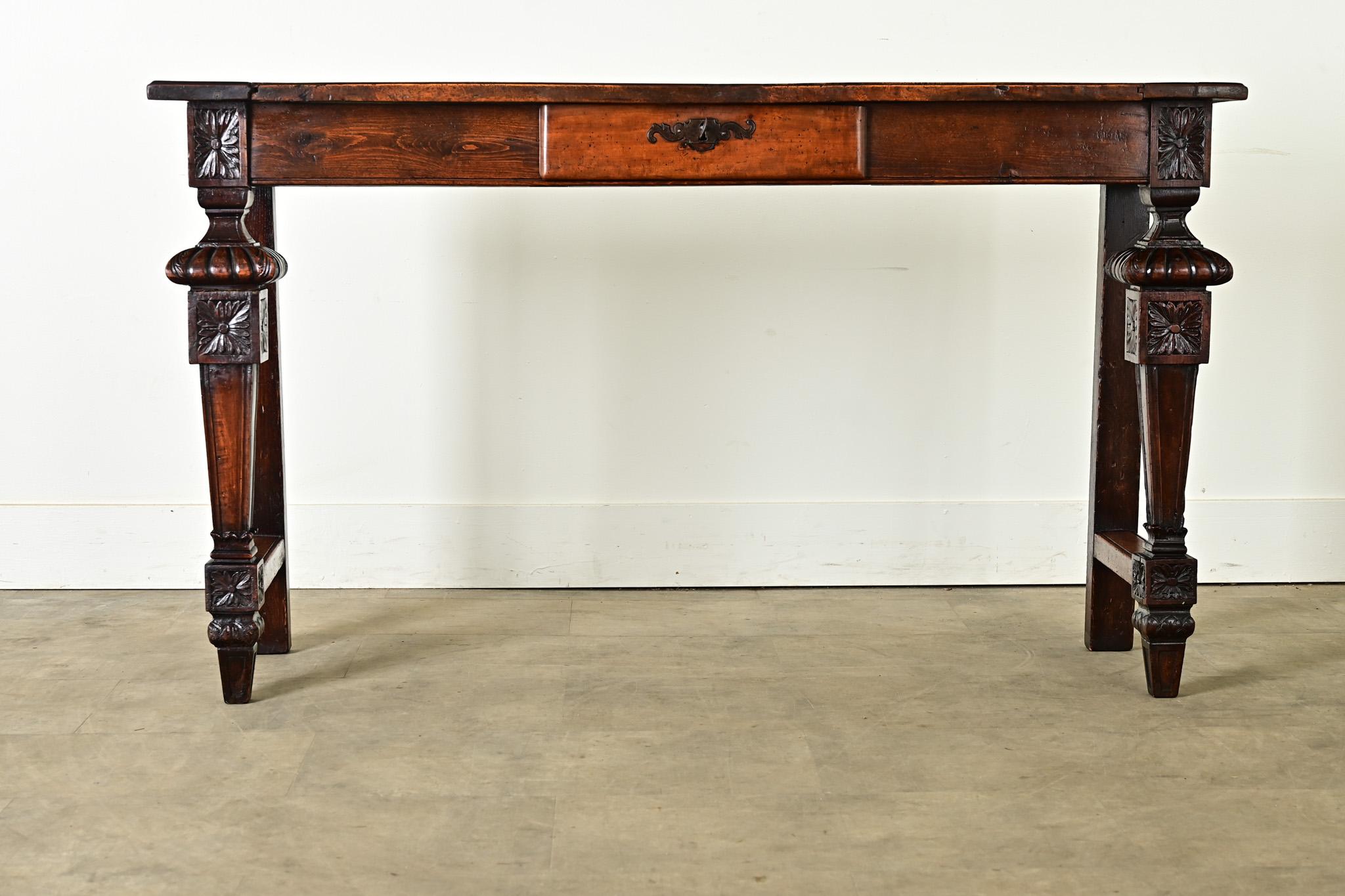 Ein Paar Louis-XVI-Konsolen aus Nussbaumholz aus dem 19. im Angebot 11