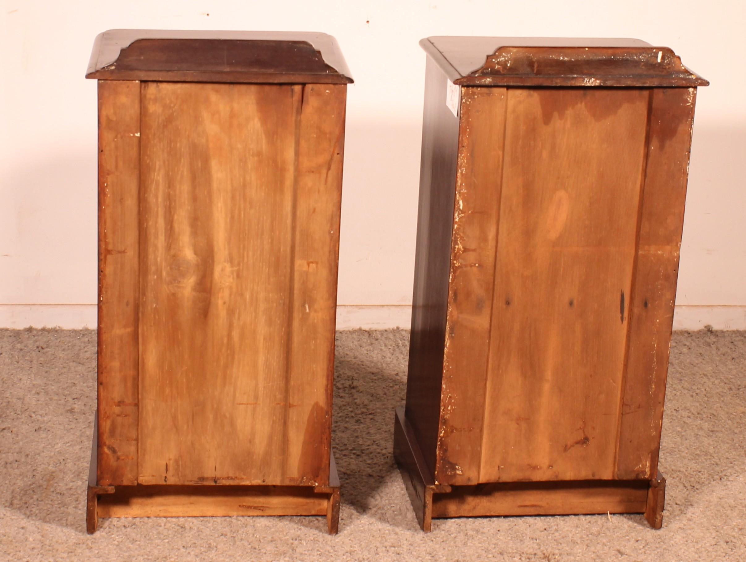 Paire de tables de chevet ou de tables d'appoint en acajou du XIXe siècle en vente 2