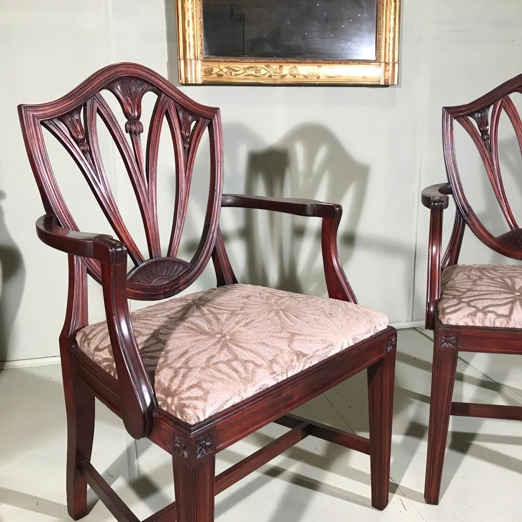 Pair of 19th Century Mahogany Carver Chairs or Desk Chairs In Good Condition In Uppingham, Rutland