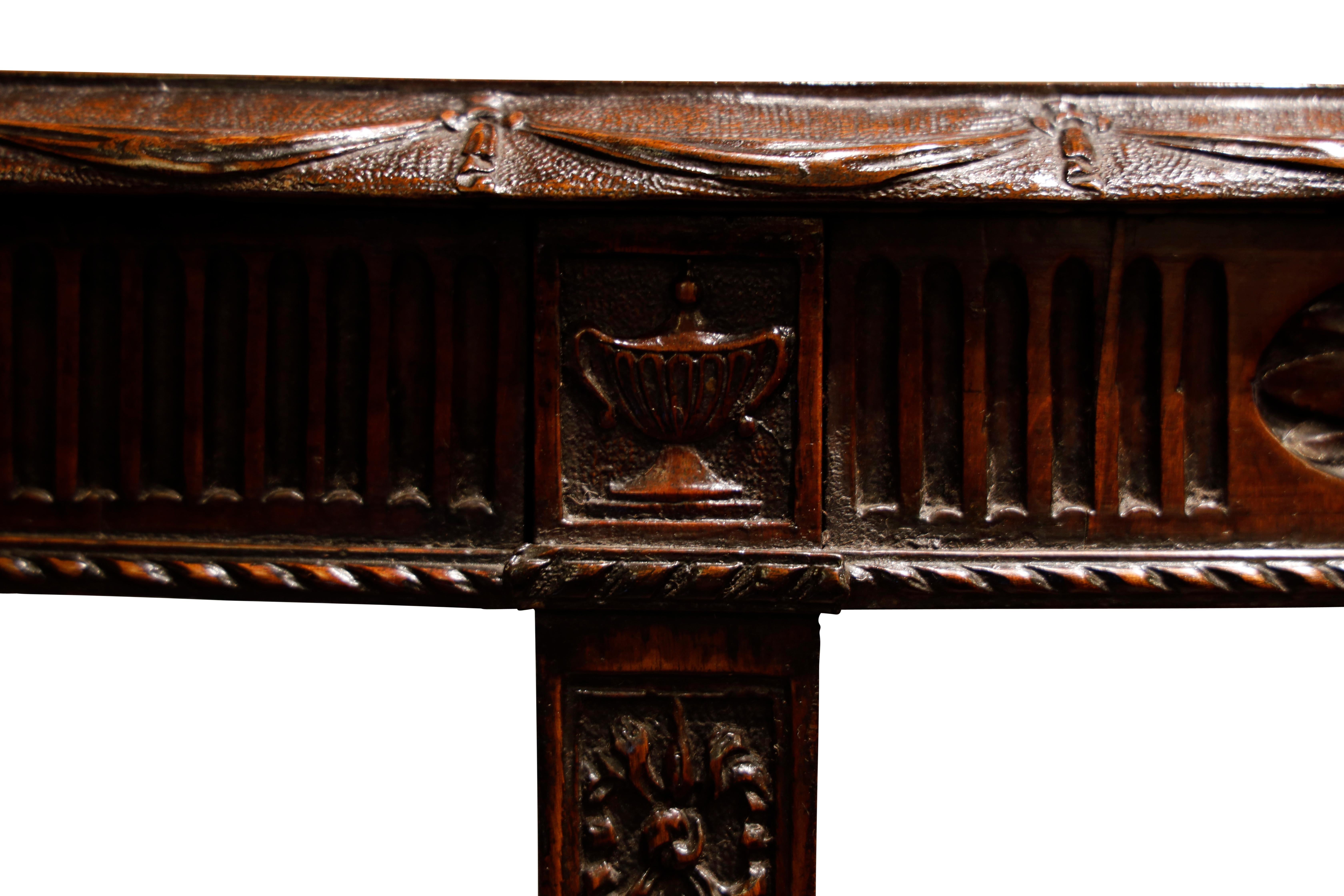 Paire de tables Demilune en acajou du 19ème siècle en vente 5