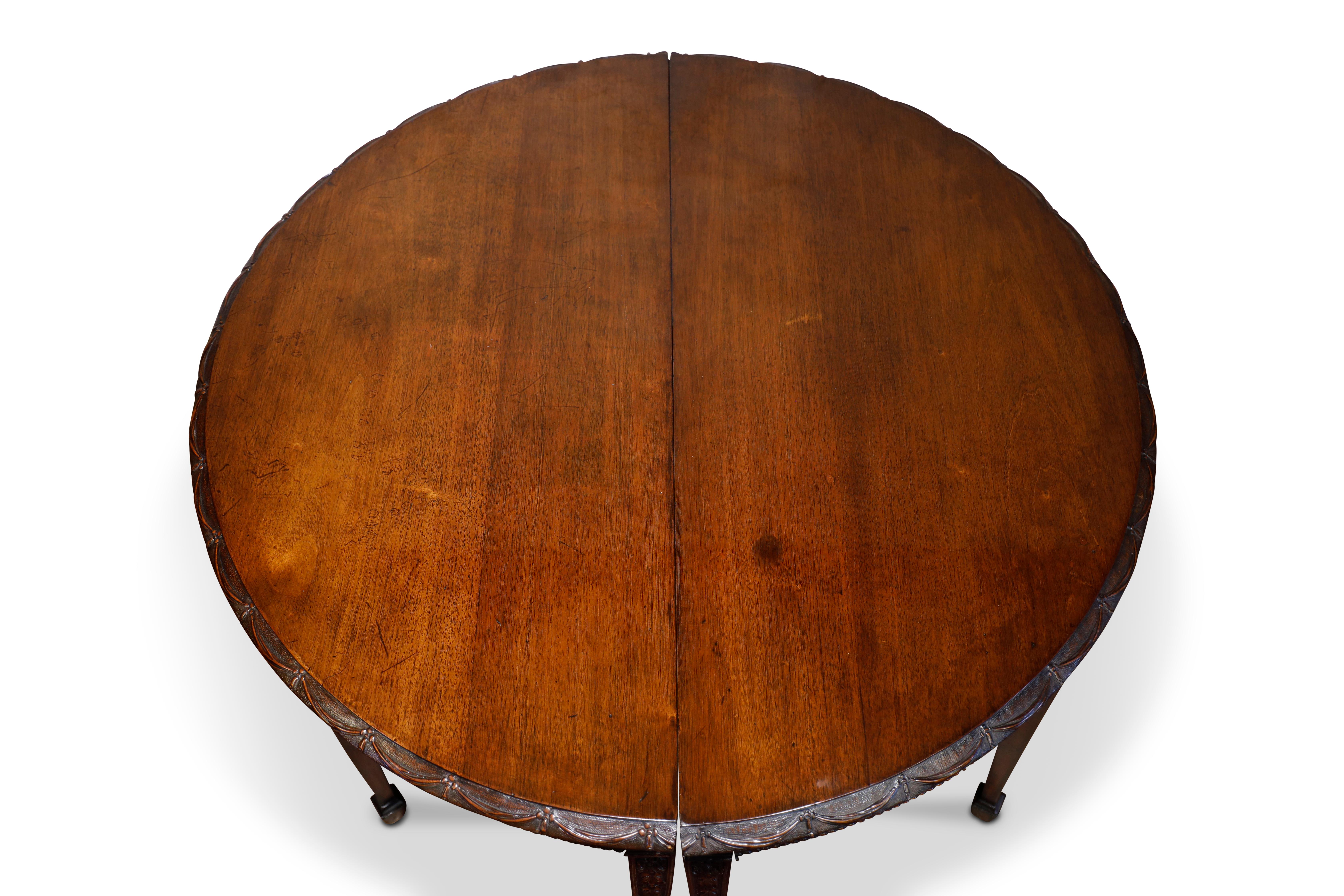 Paire de tables Demilune en acajou du 19ème siècle Excellent état - En vente à Woodbury, CT