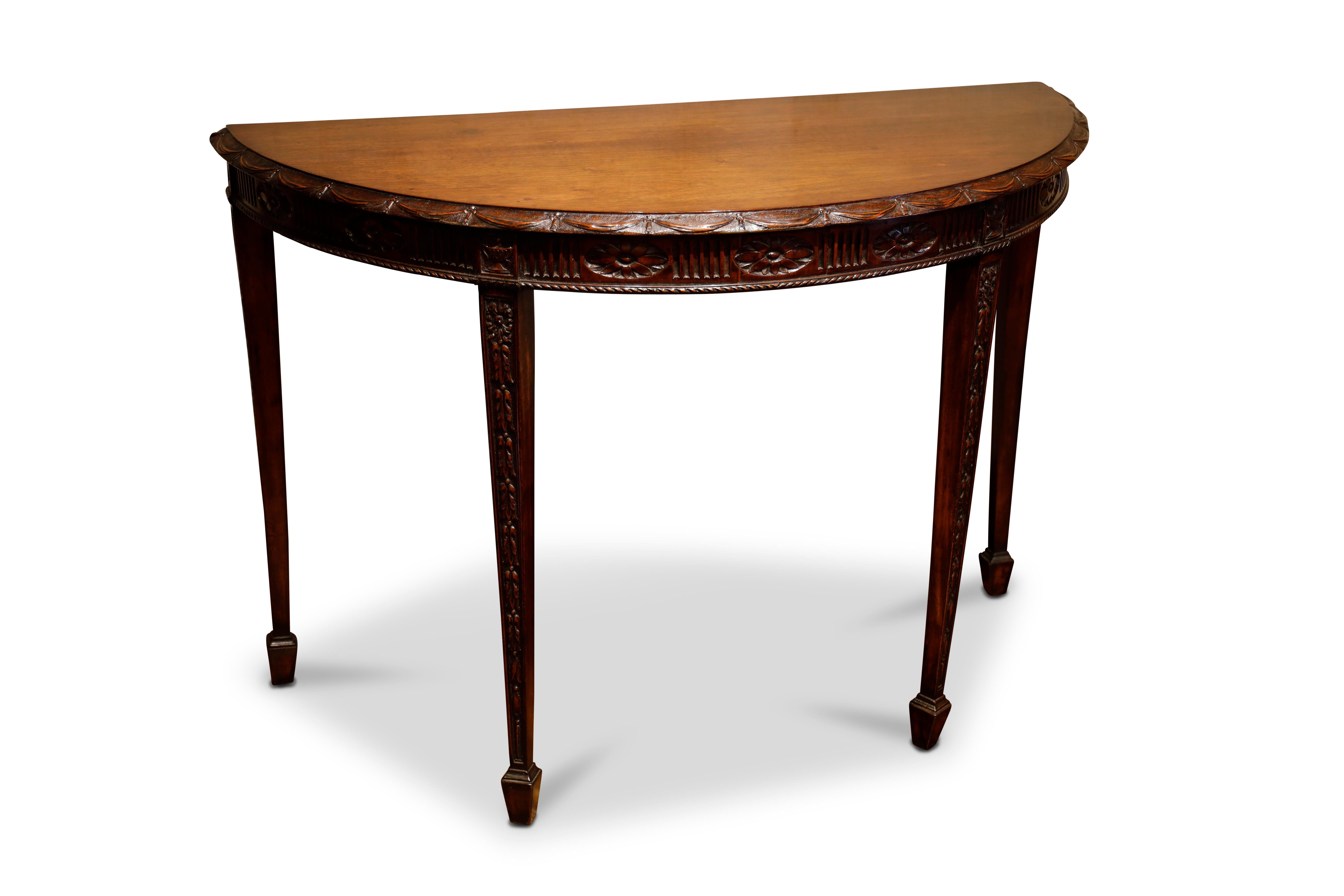XIXe siècle Paire de tables Demilune en acajou du 19ème siècle en vente