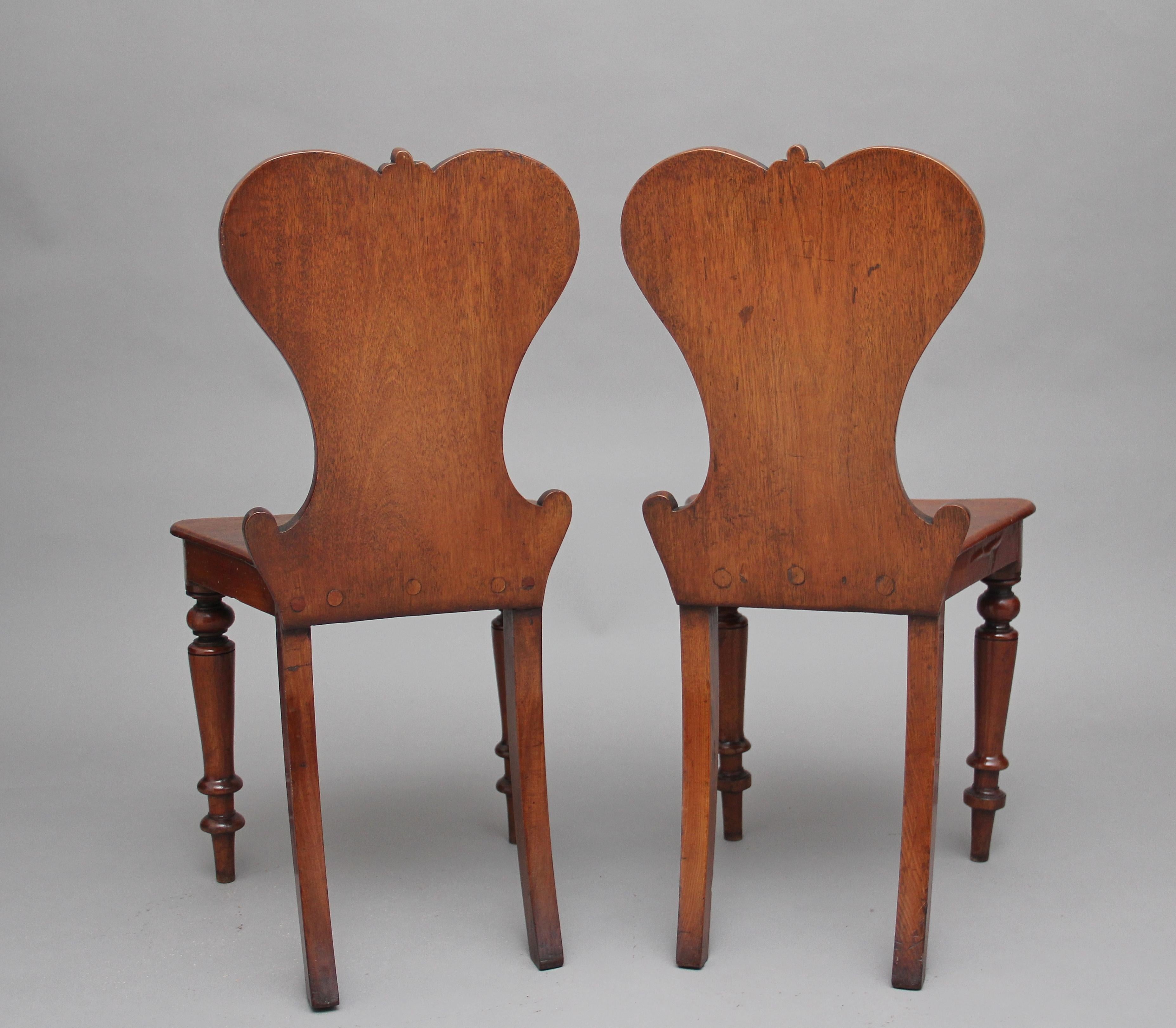 Pair of 19th Century Mahogany Hall Chairs In Good Condition In Martlesham, GB