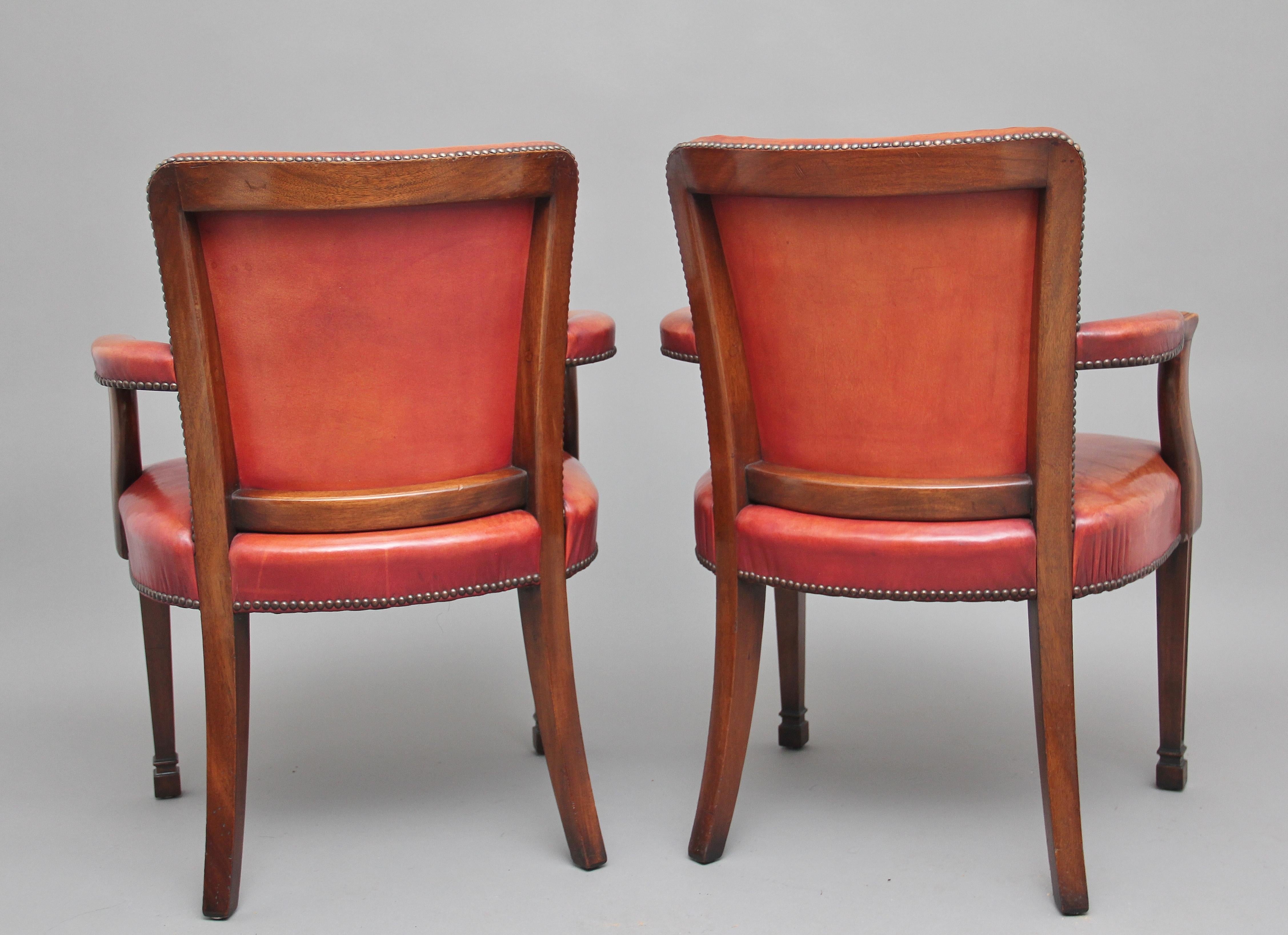 Pair of 19th Century Mahogany Library Armchairs In Good Condition In Martlesham, GB