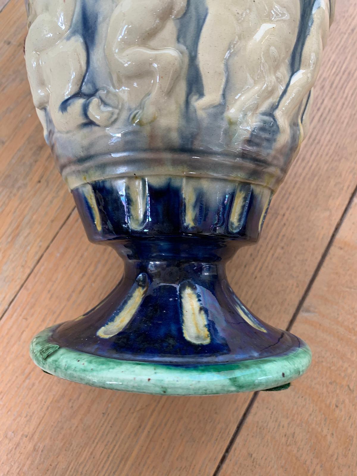 Coppia di urne in maiolica del XIX secolo con scene della mitologia greca in vendita 12