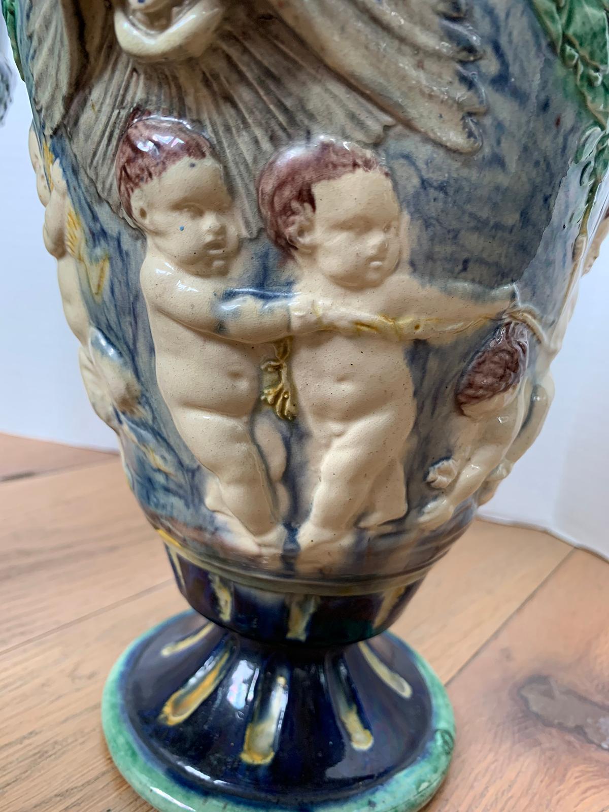 Coppia di urne in maiolica del XIX secolo con scene della mitologia greca in vendita 5
