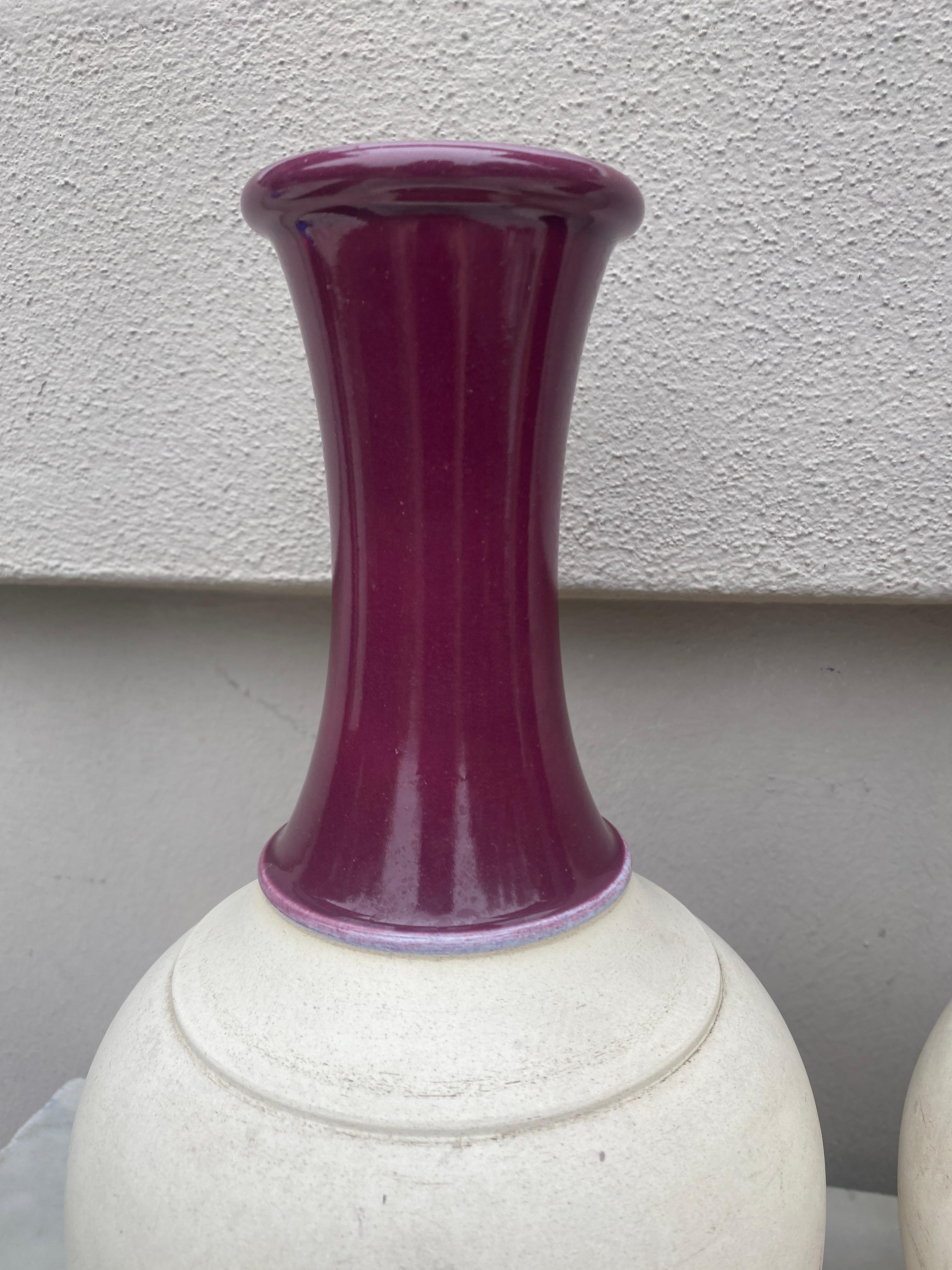 Francese Coppia di vasi in maiolica del XIX secolo Choisy-le-Roi in vendita