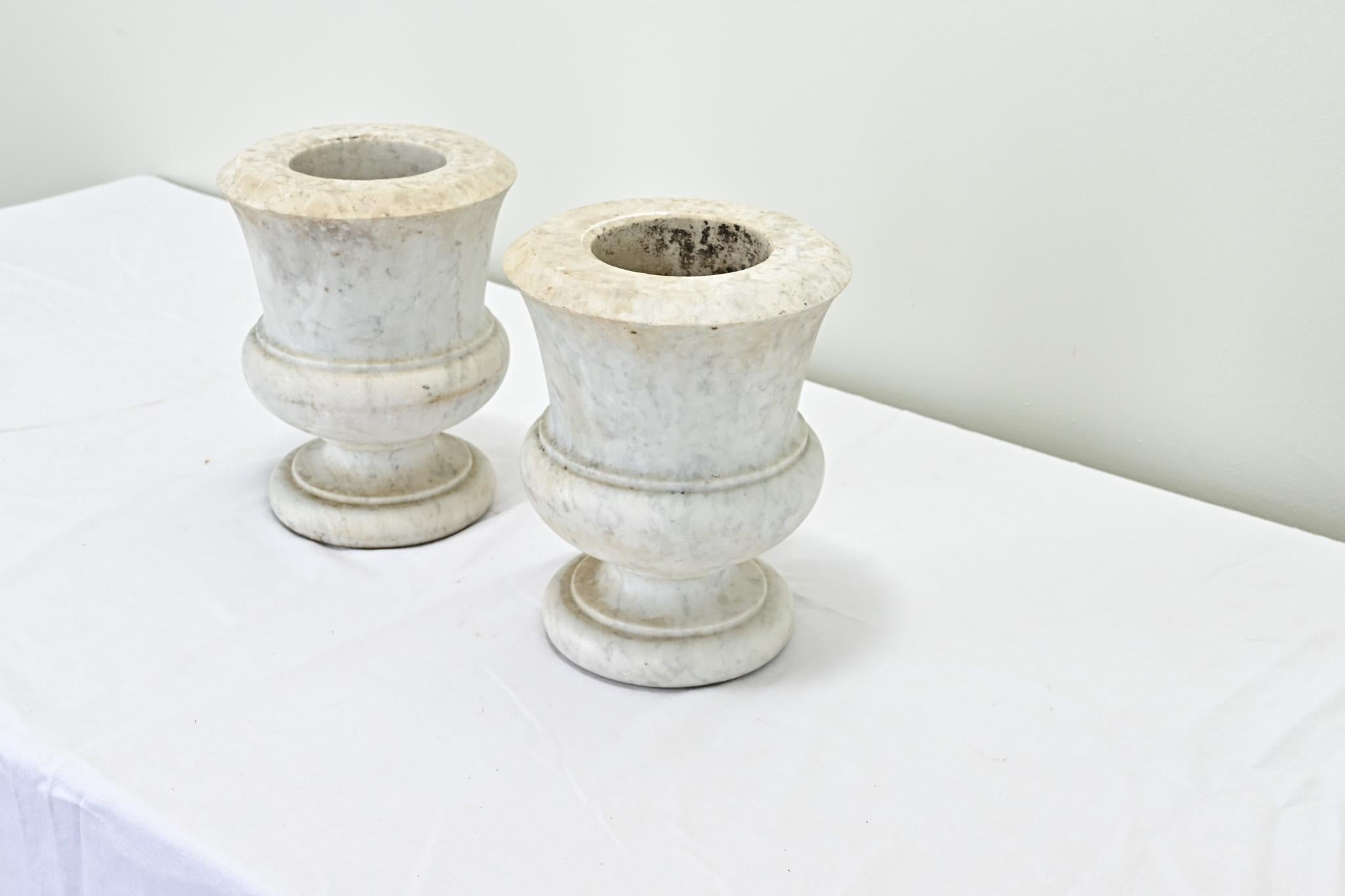 Pair of 19th Century Marble Urns In Good Condition In Baton Rouge, LA