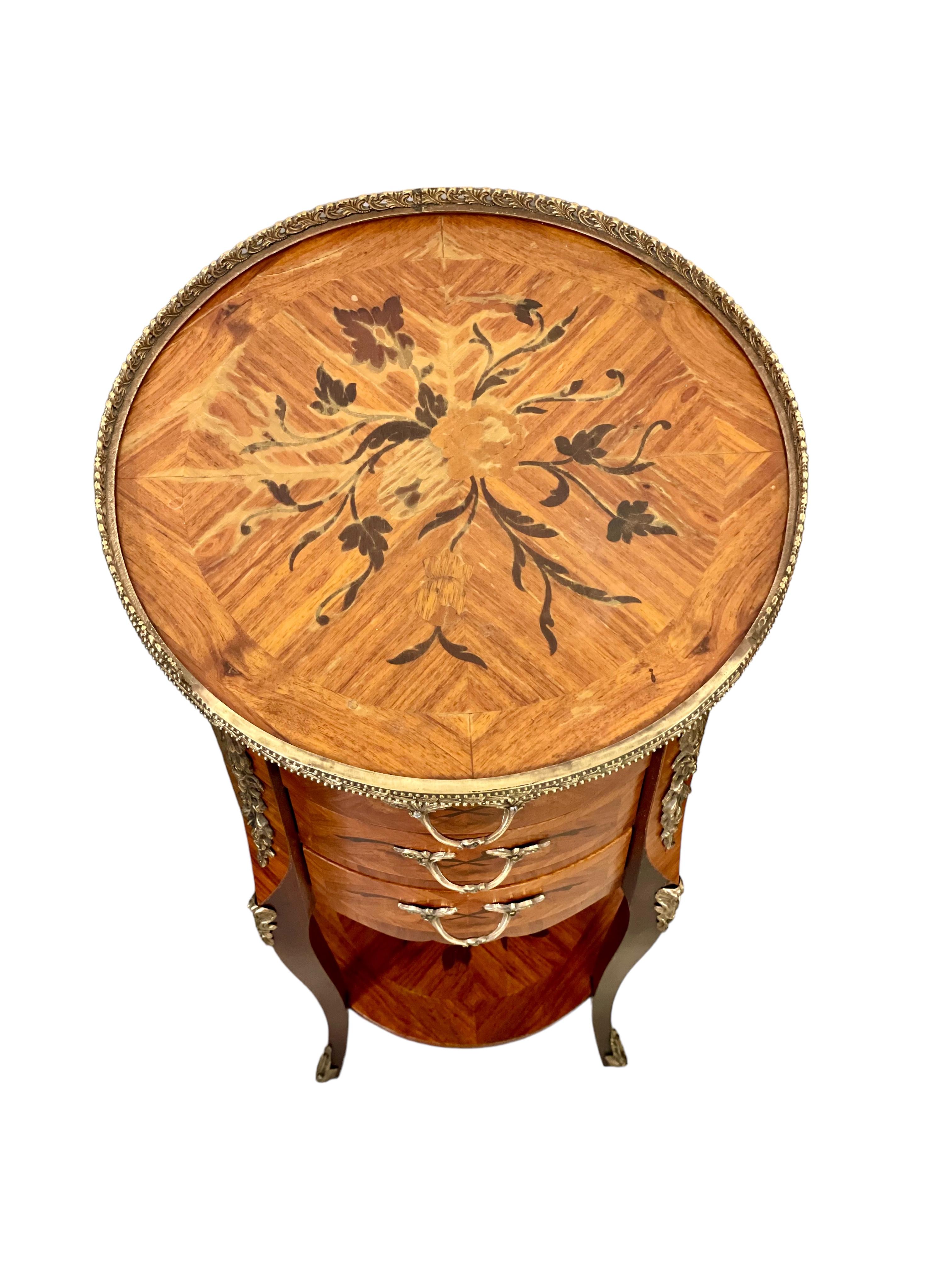19th Century Pair of Marquetry Bedside Nightstands Tables 5