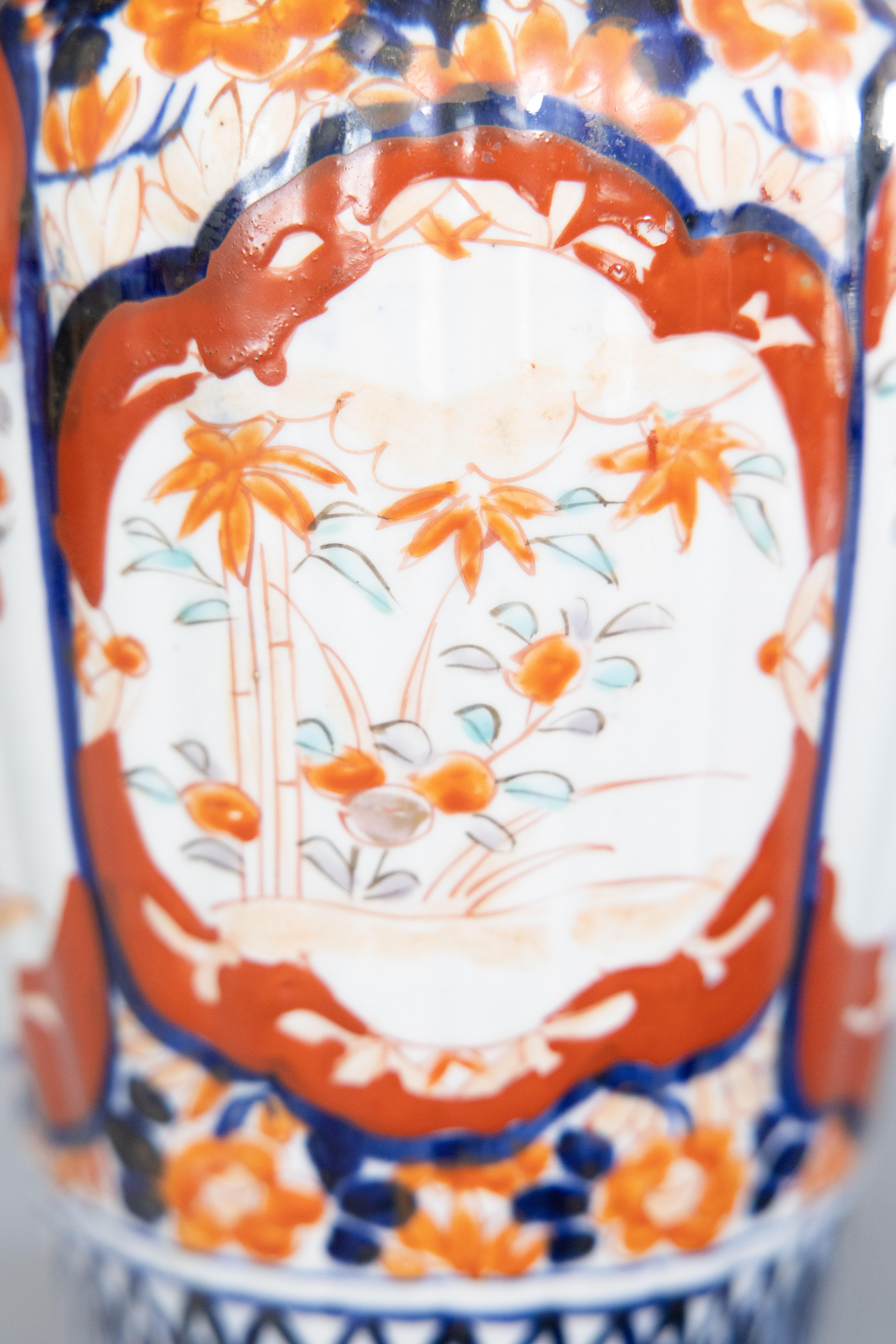 Coppia di vasi in porcellana Imari Porcelain giapponese del XIX secolo del periodo Meiji in vendita 2
