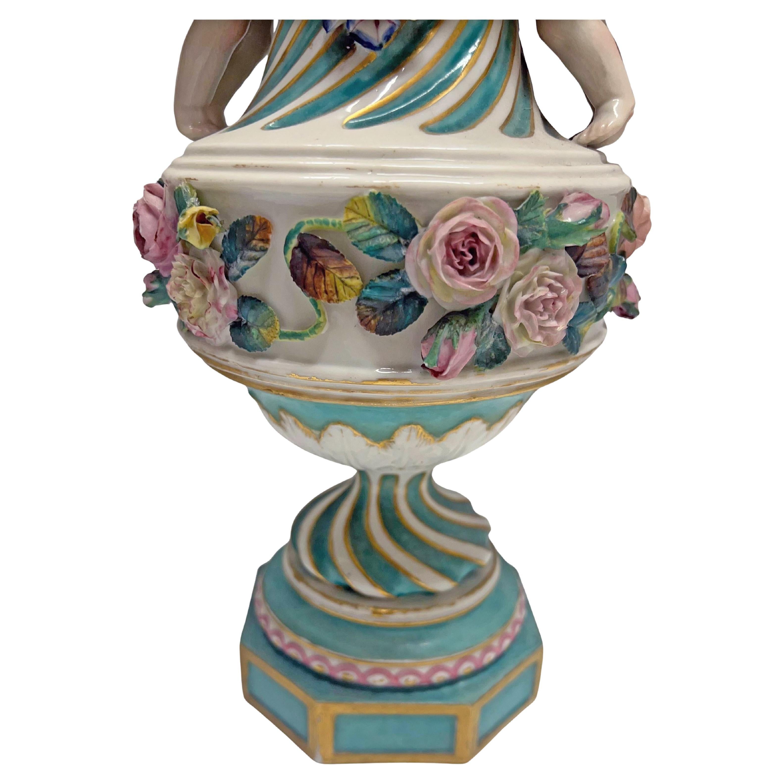 Pareja de jarrones con cubierta de porcelana dorada de Meissen del siglo XIX en venta 1