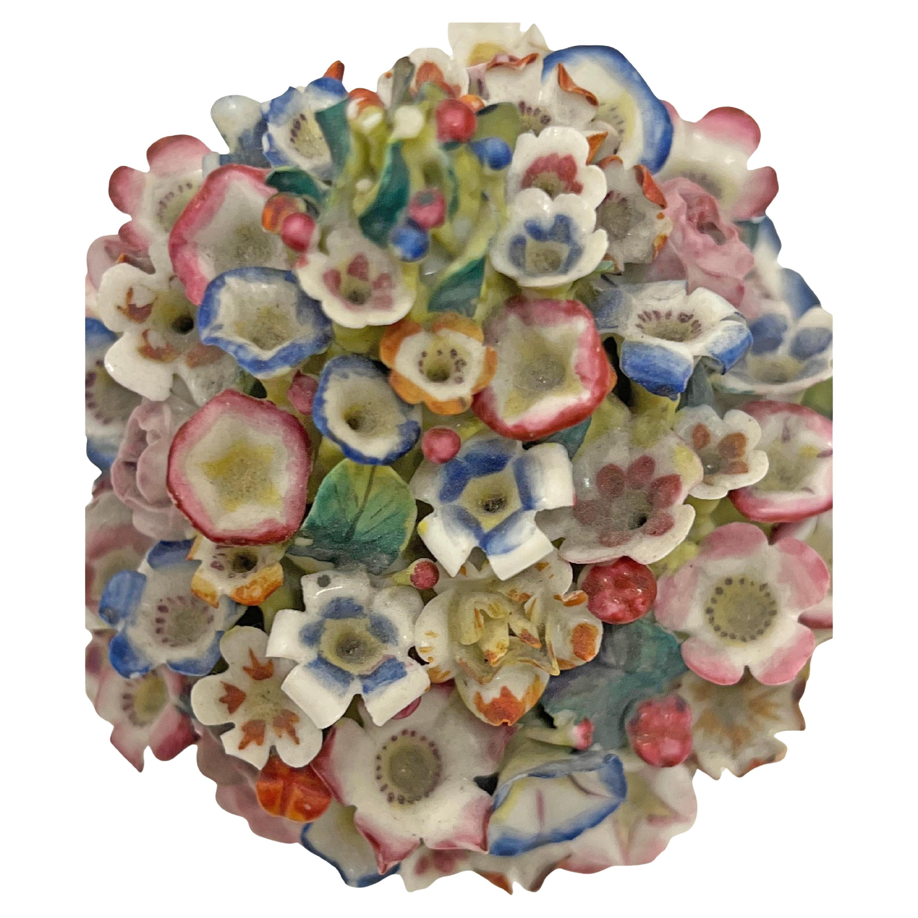 Pareja de jarrones con cubierta de porcelana dorada de Meissen del siglo XIX en venta 2
