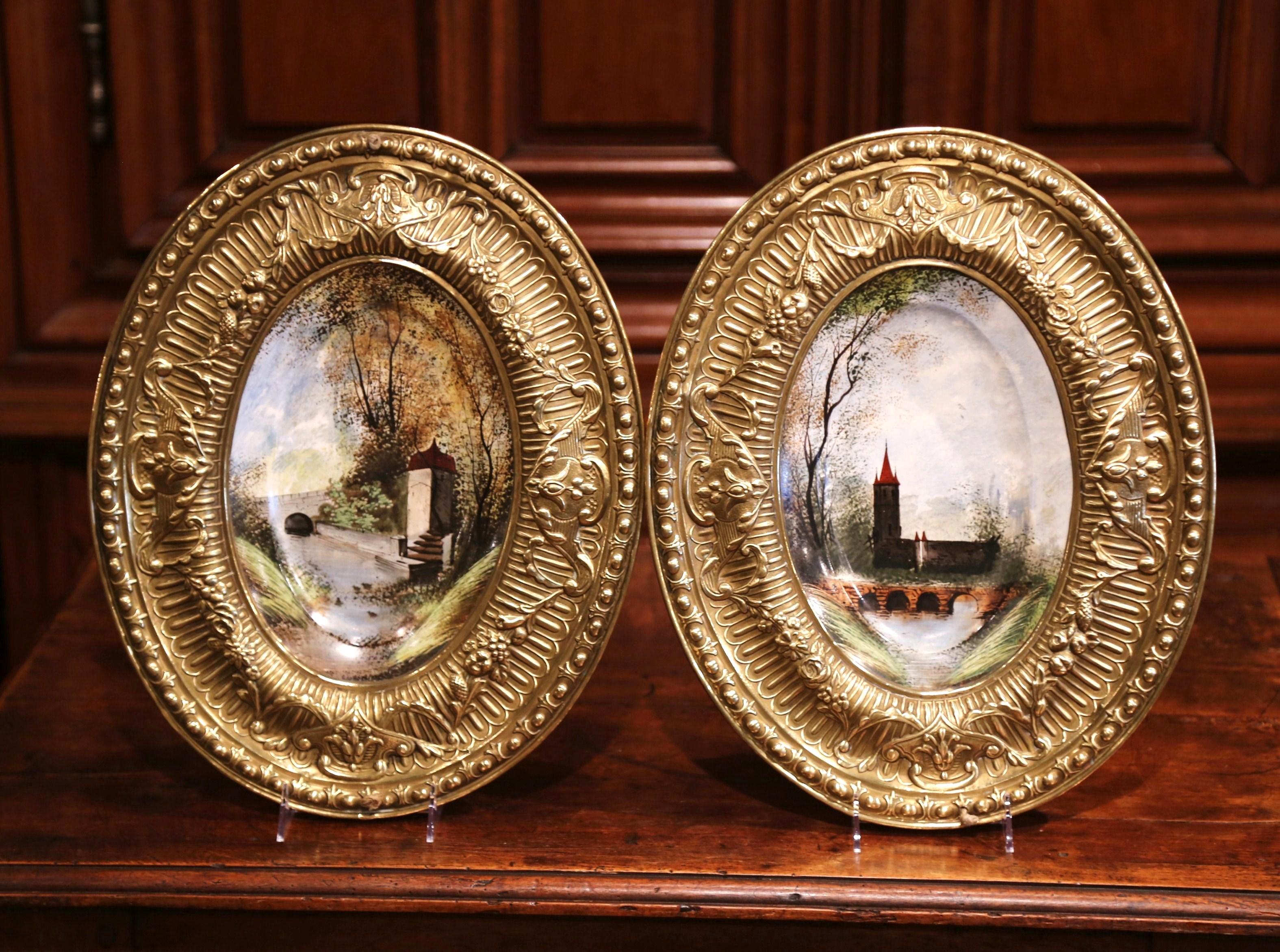 Pair of 19th Century Napoleon III Hand Painted Porcelain and Brass Wall Platters In Excellent Condition For Sale In Dallas, TX