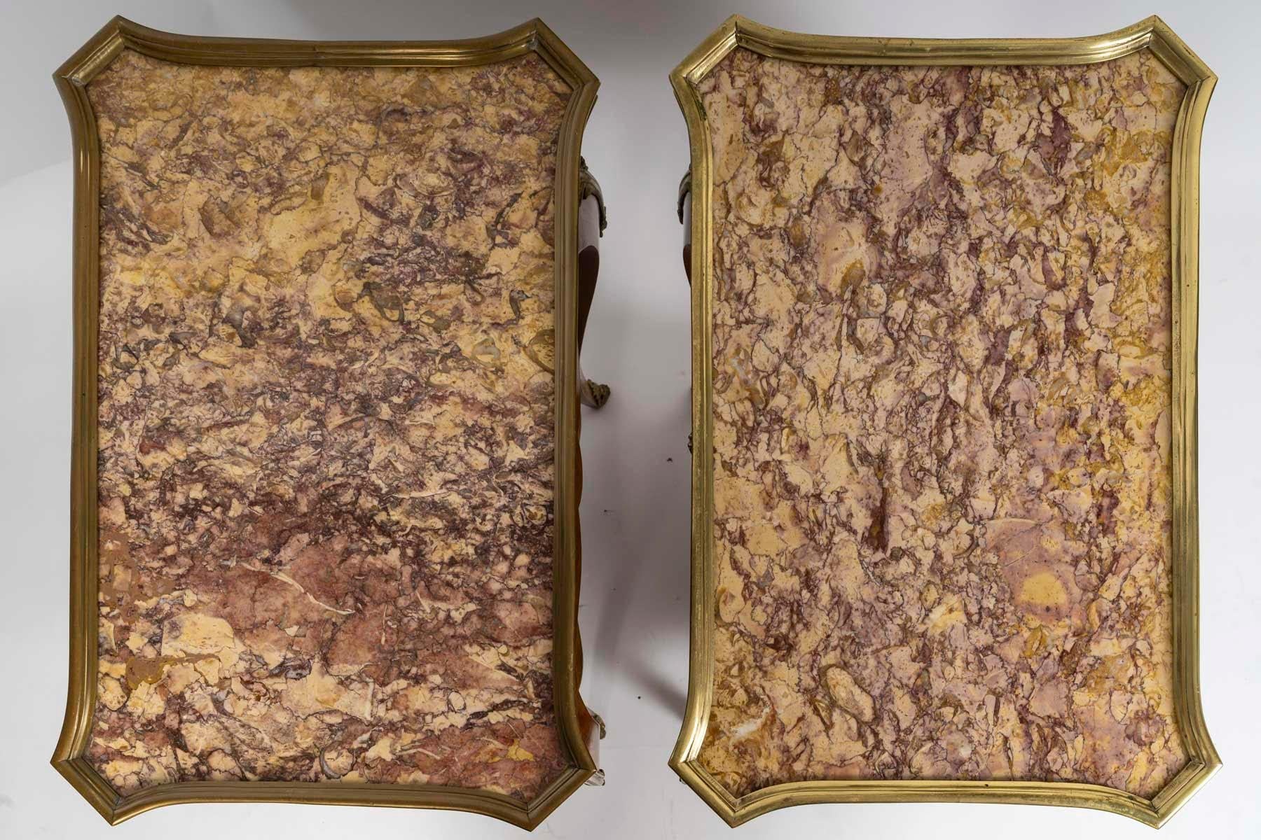 Ein Paar Beistelltische und Sofagarnituren aus der Zeit Napoleons III. des 19. (Bronze) im Angebot