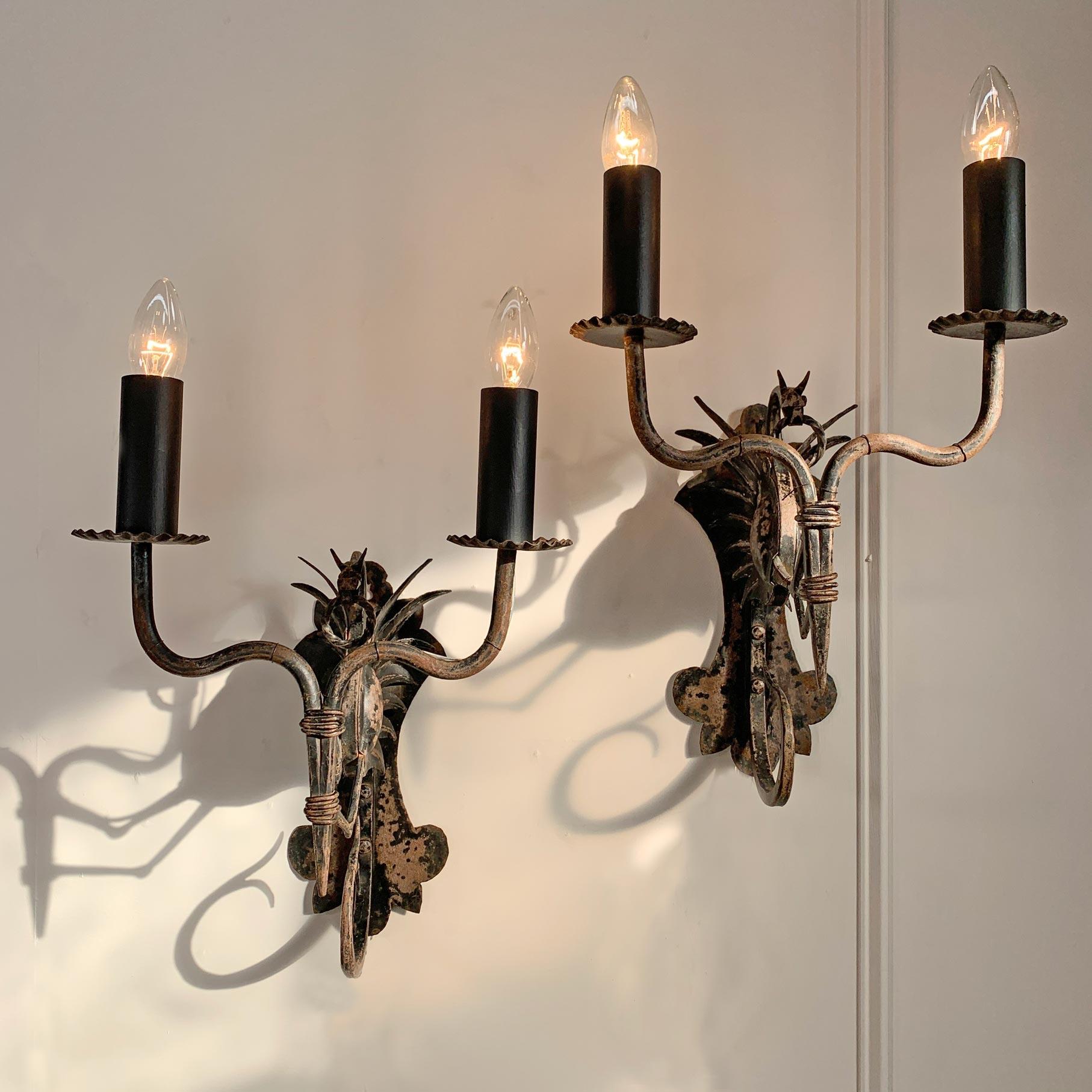 Pair of 19th Century Neo-Gothic Italian Wrought Iron Dragon Wall Lights For Sale 2