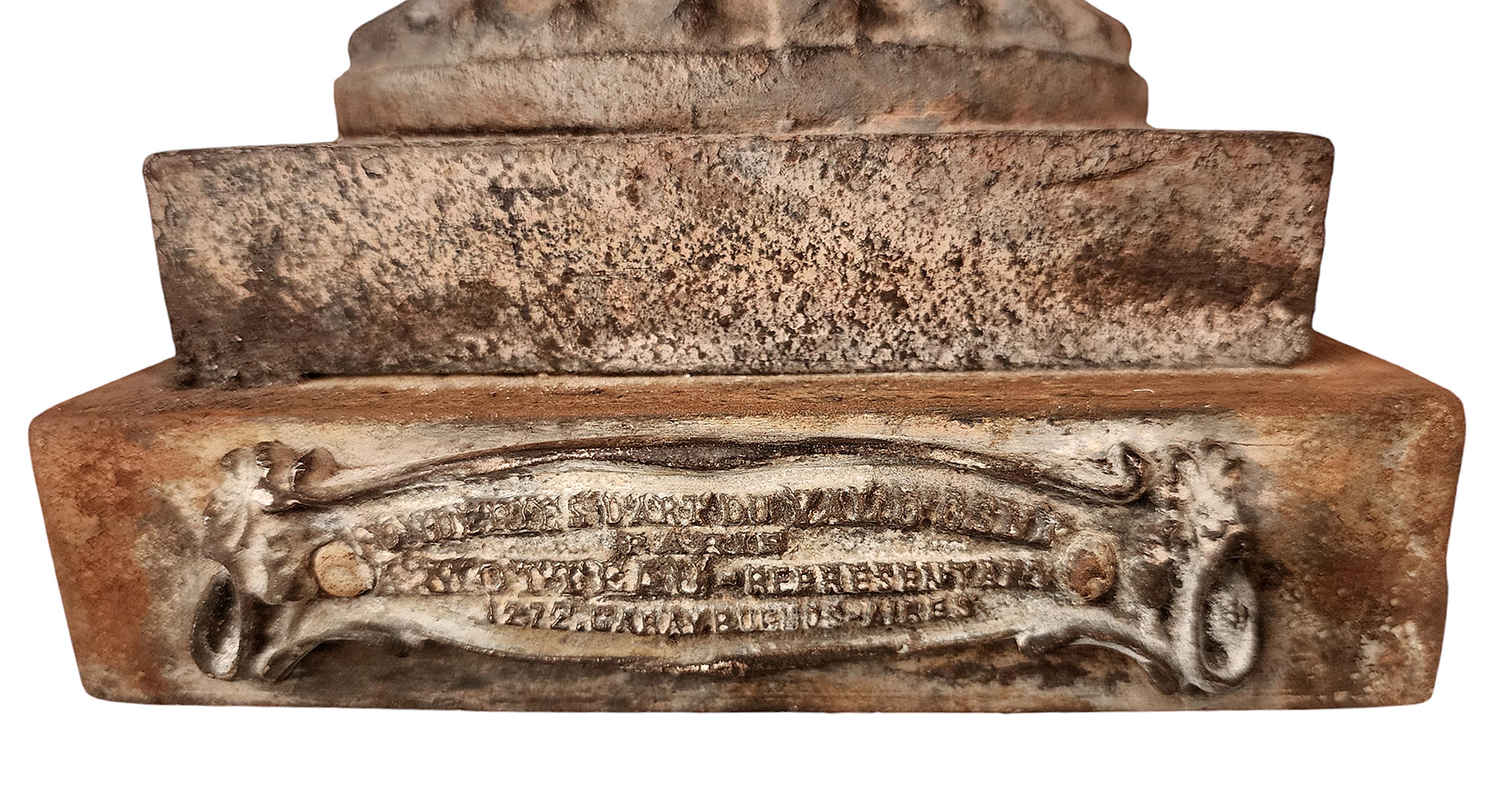 Neoklassizistische Gartenurnen aus Eisen des 19. Jahrhunderts von Val d'Osne Gießerei, Frankreich, Paar (Metall) im Angebot