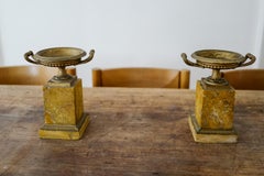 Paar neoklassizistische Tazzas aus Siena-Marmor und Bronze aus dem 19. Jahrhundert
