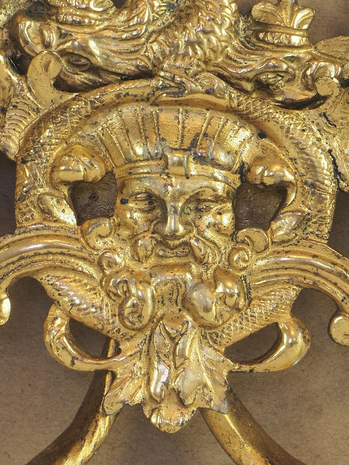 Paar Neptune und mythische Grotesken 'Girandole' Bronzespiegel aus dem 19. im Angebot 2