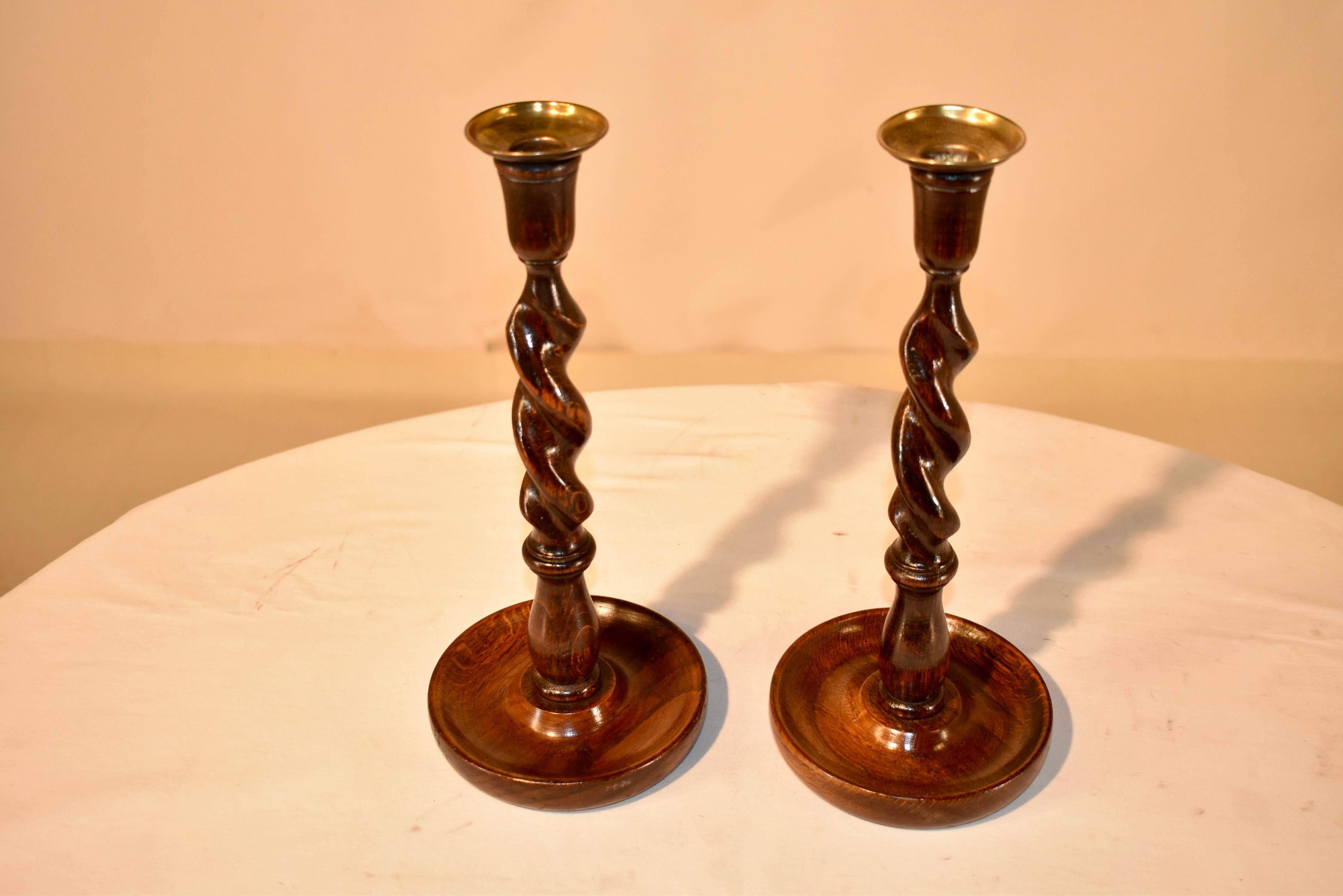 English Pair of 19th Century Oak Candlesticks For Sale