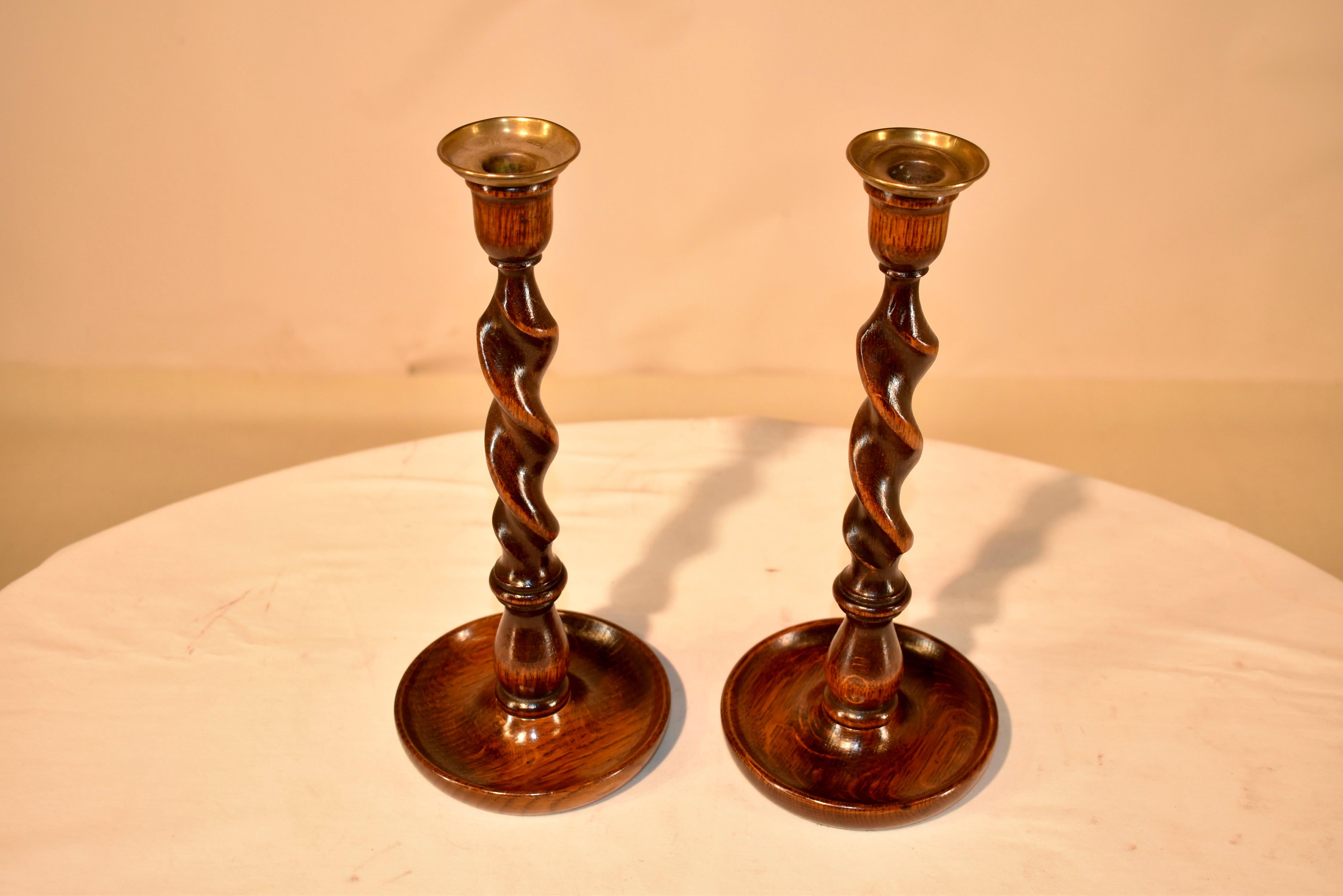 English Pair of 19th Century Oak Candlesticks For Sale
