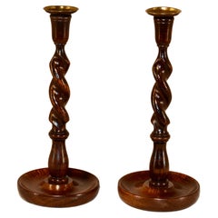 Paar Eichenholz-Kerzenständer aus dem 19. Jahrhundert