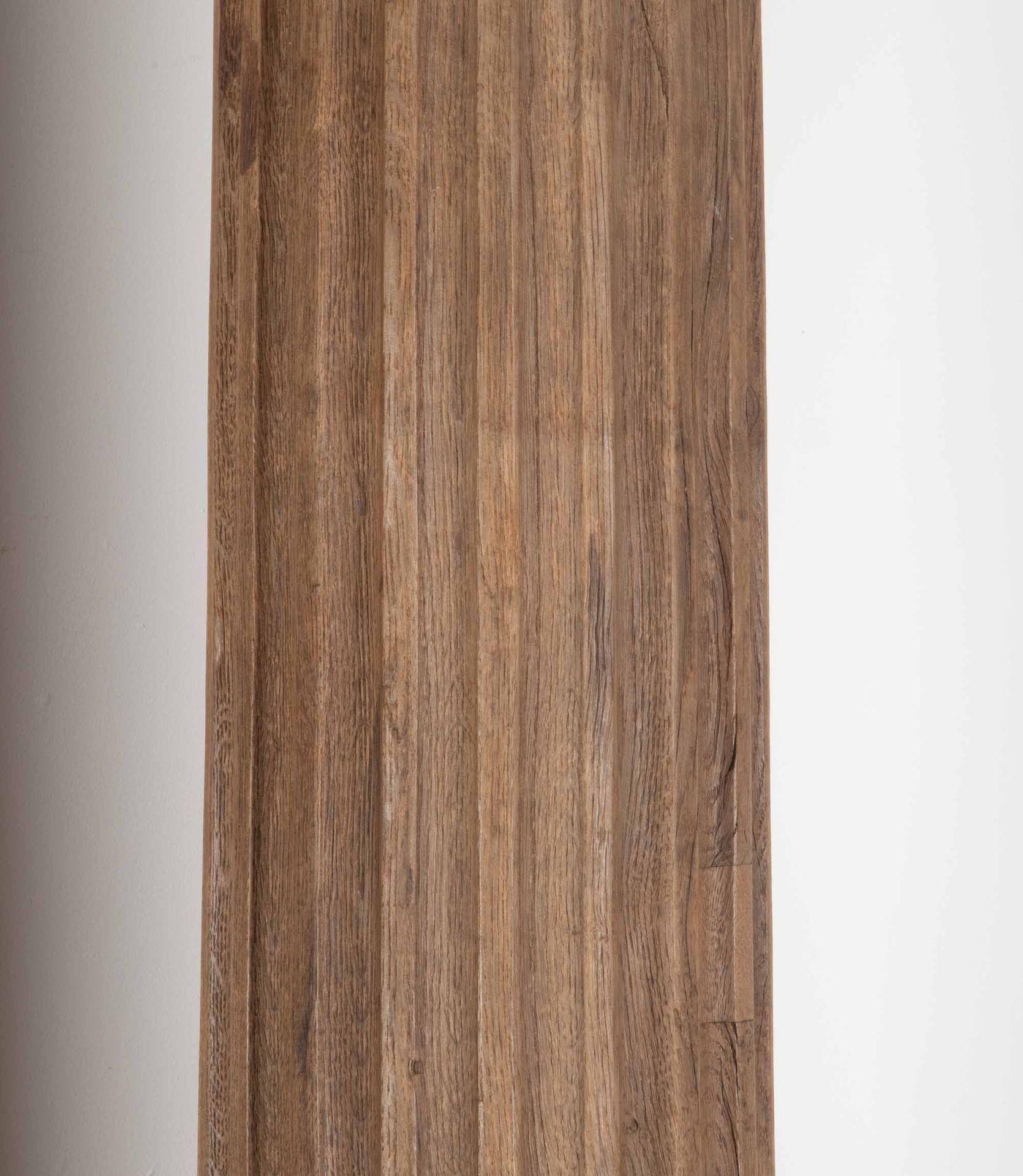 Superb quality pair of early 19th Century (1820) Oak columns.

With carving throughout and standing on square bases.