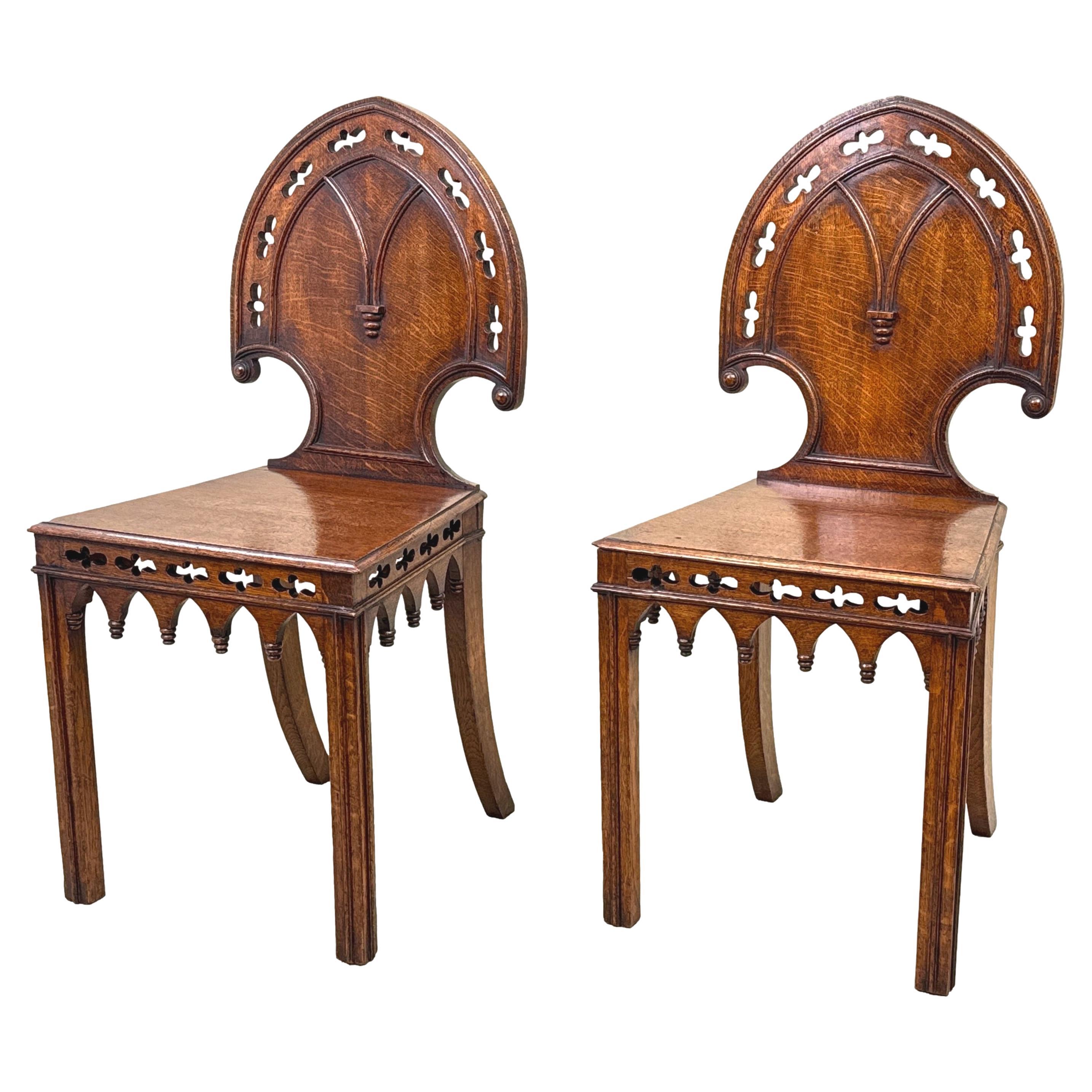 Paar A. Hall Stühle aus Eiche aus dem 19. im Angebot