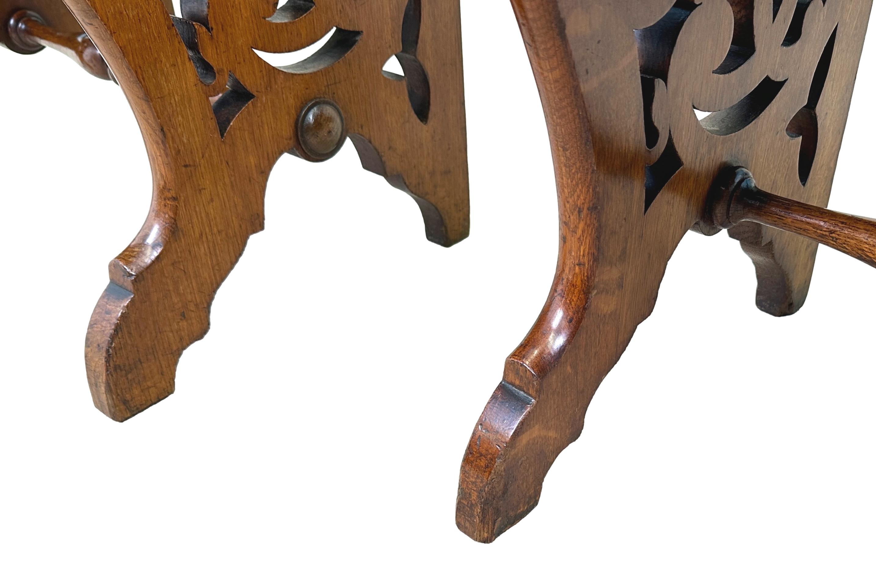 XIXe siècle Paire de sièges de salle en Oak du 19ème siècle en vente