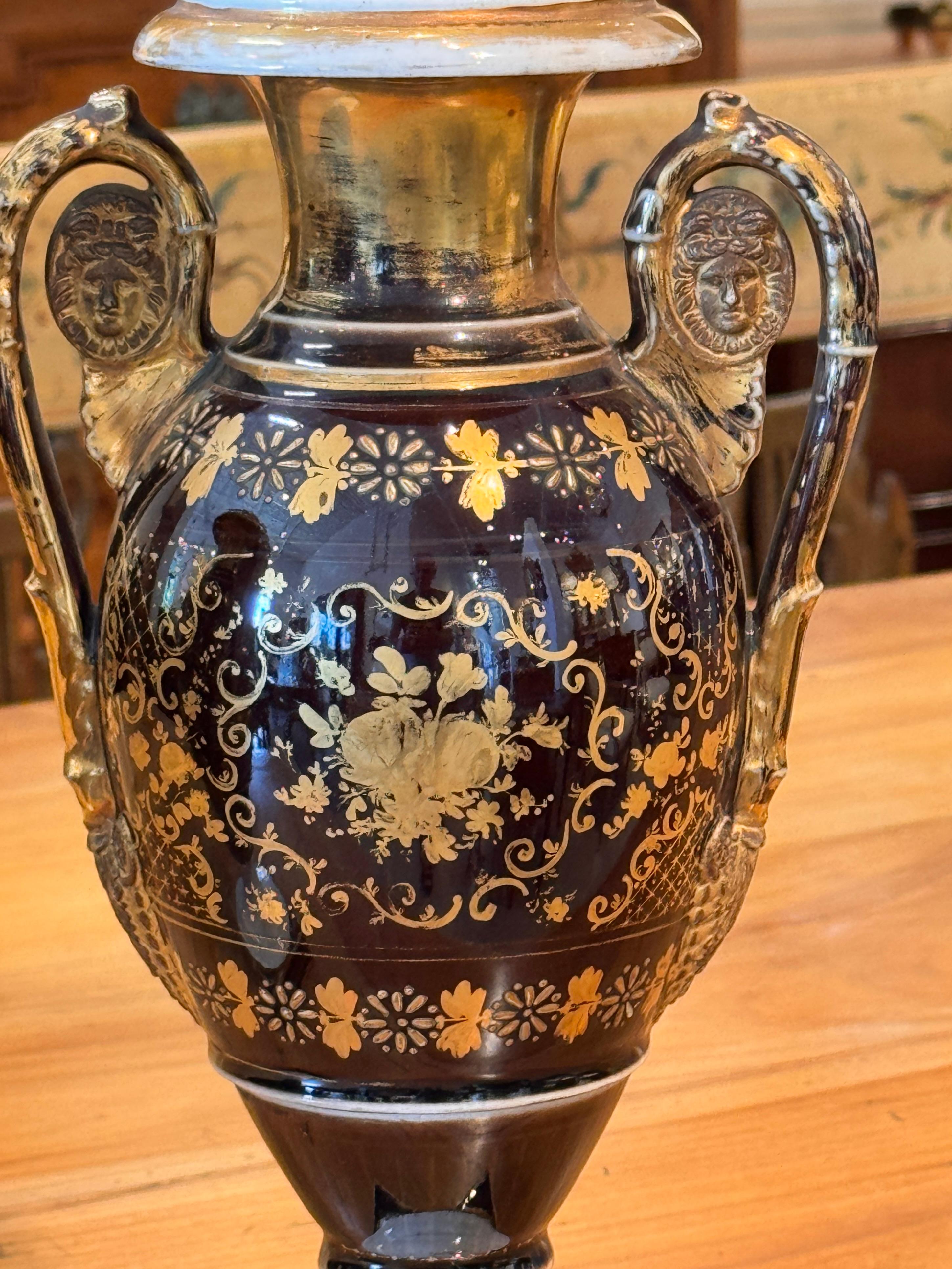 Pair of 19th Century Old Paris Urns With Gilt Decoration For Sale 6