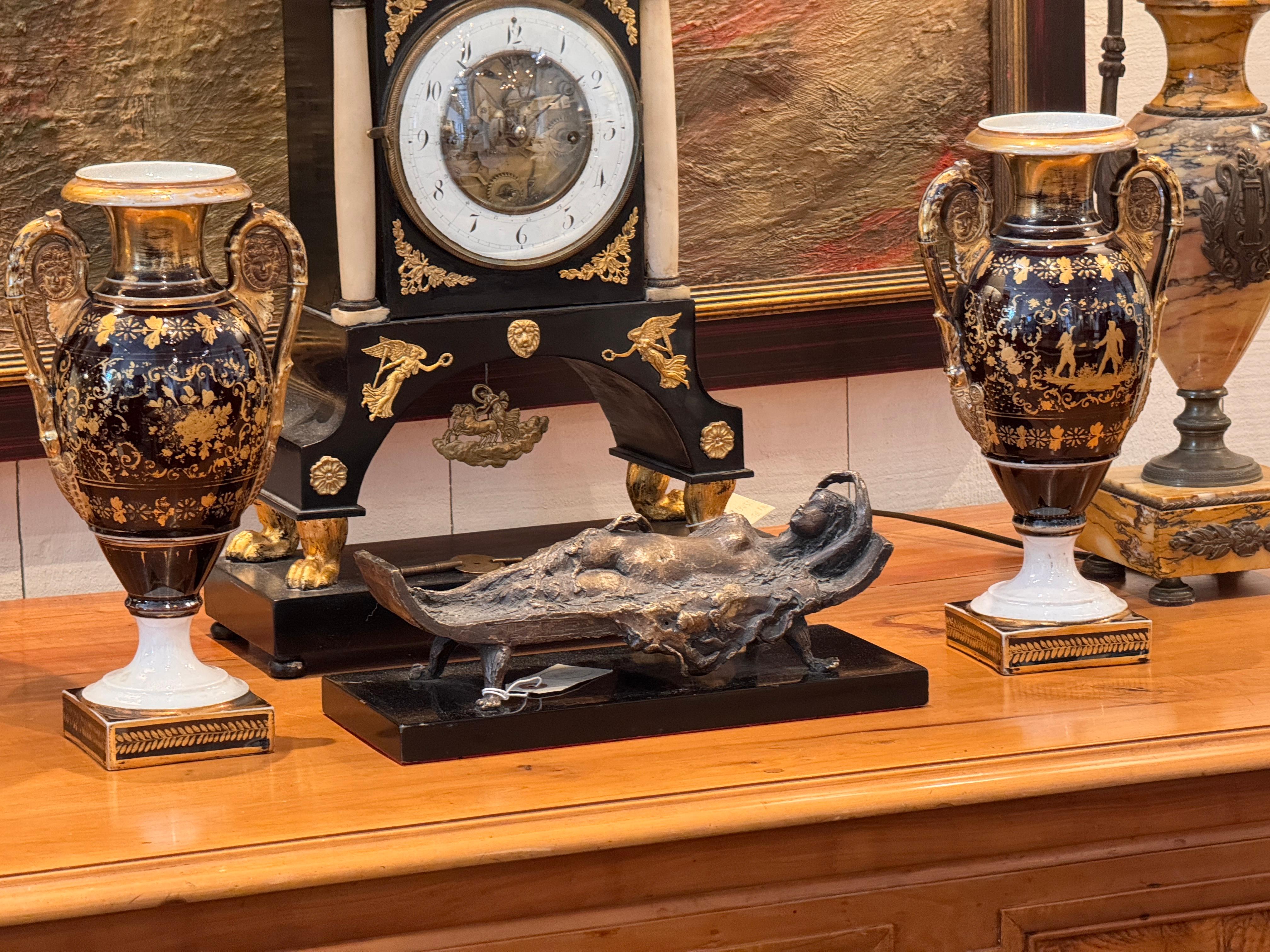 French Pair of 19th Century Old Paris Urns With Gilt Decoration For Sale