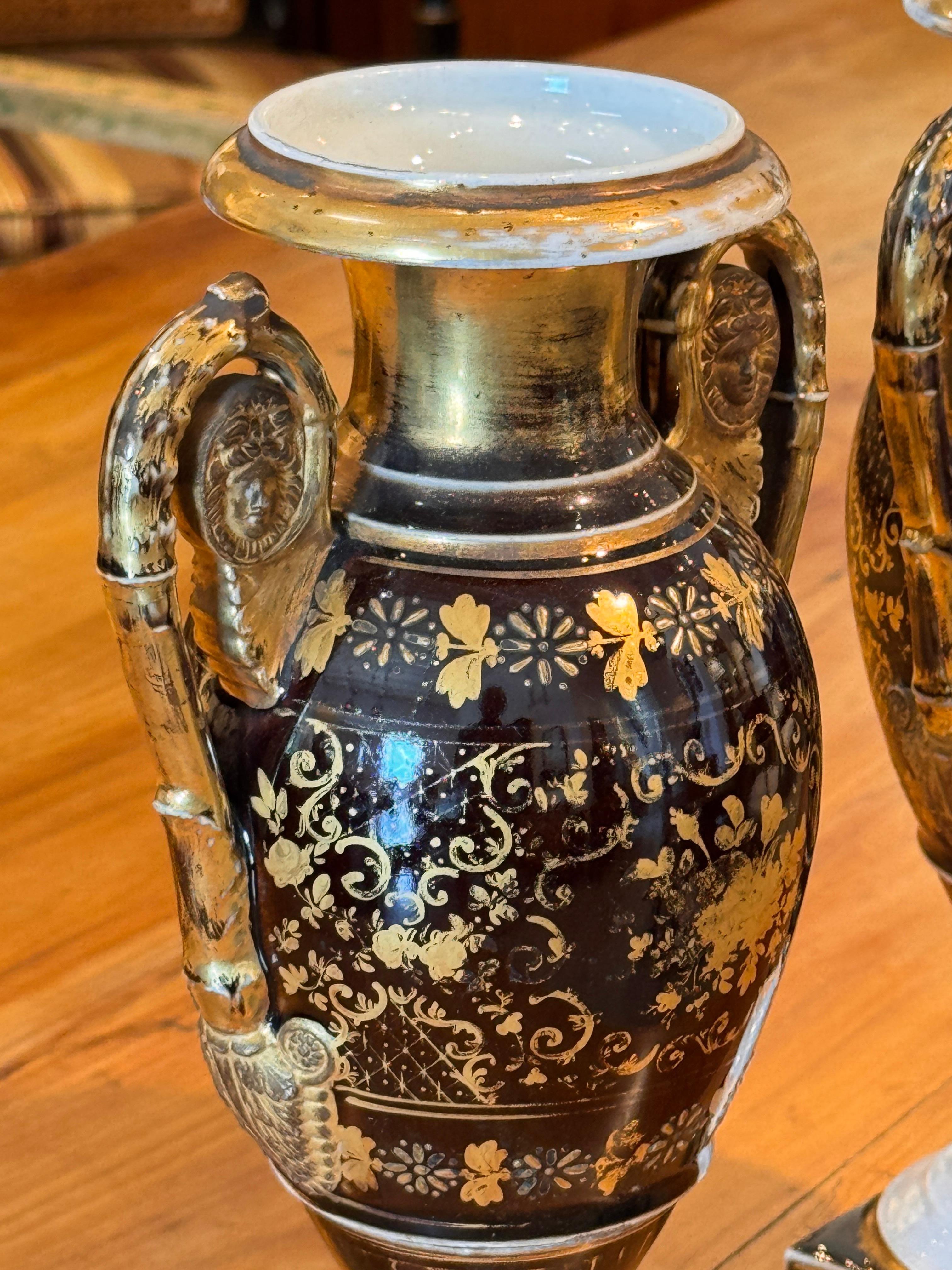 Pair of 19th Century Old Paris Urns With Gilt Decoration For Sale 3