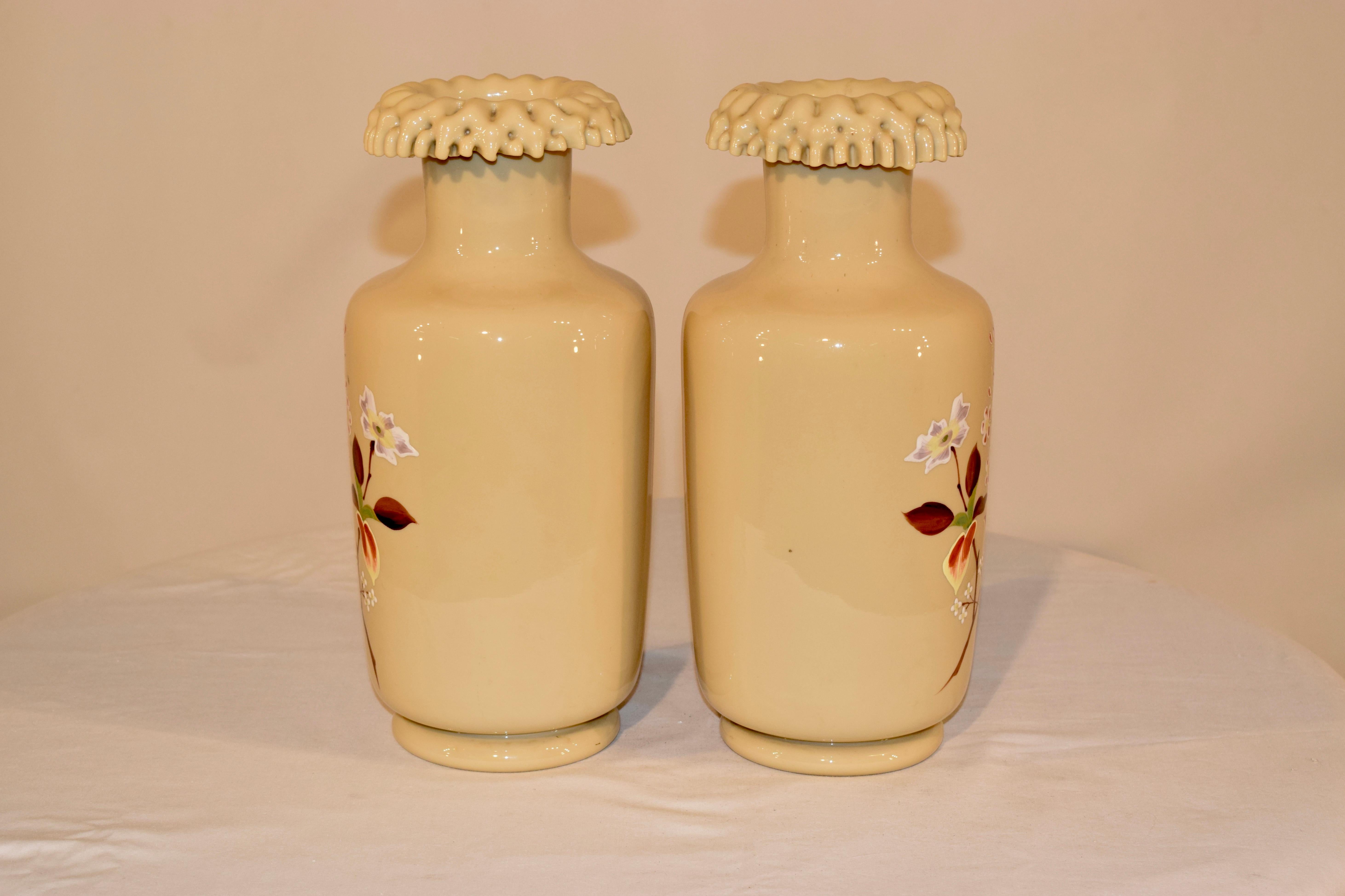 Pair of 19th Century Opaline Vases In Good Condition For Sale In High Point, NC
