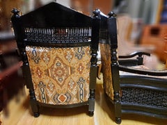 Pareja de sillones de Oriente Medio del siglo XIX o anteriores