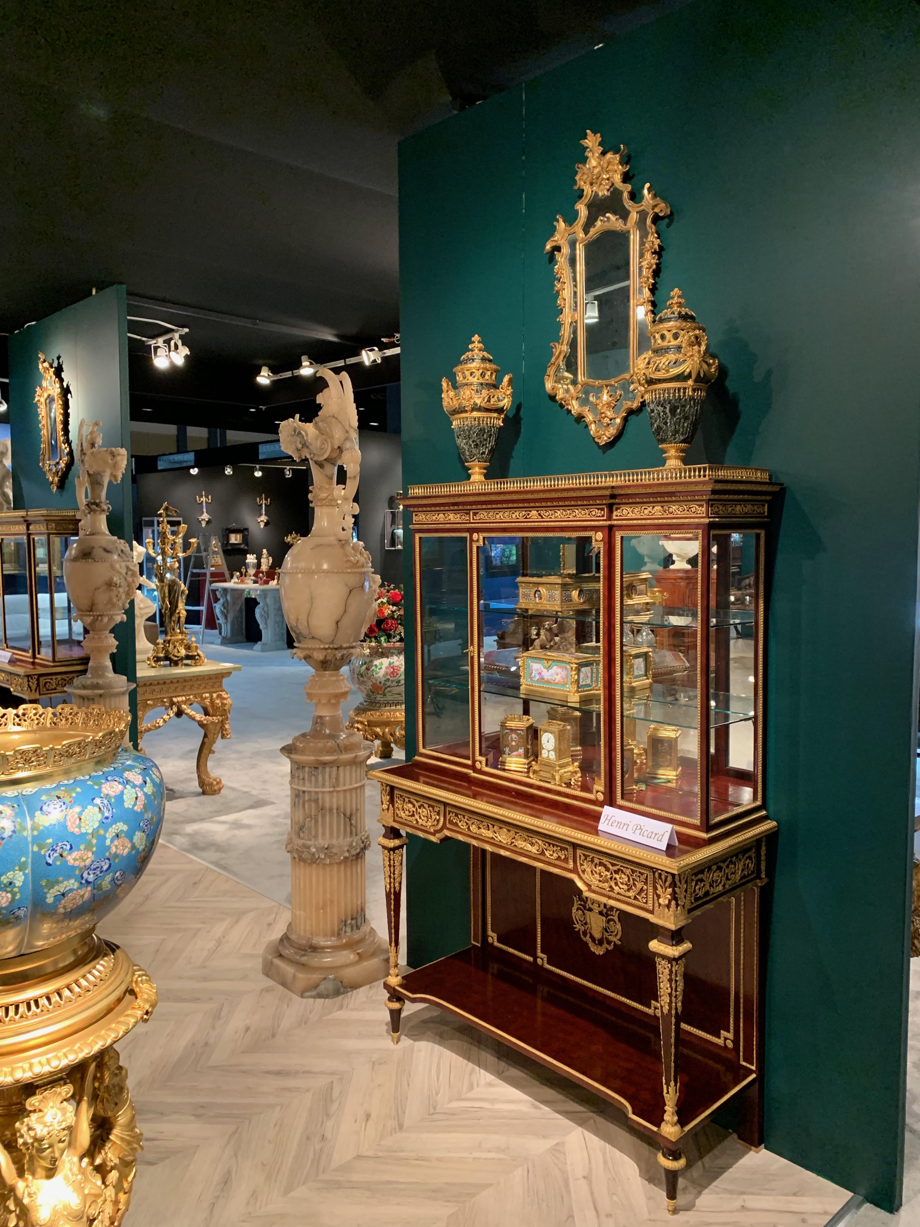 Deux vitrines en acajou avec ornements en similor, Henri Picard, 19ème siècle Bon état - En vente à London, GB